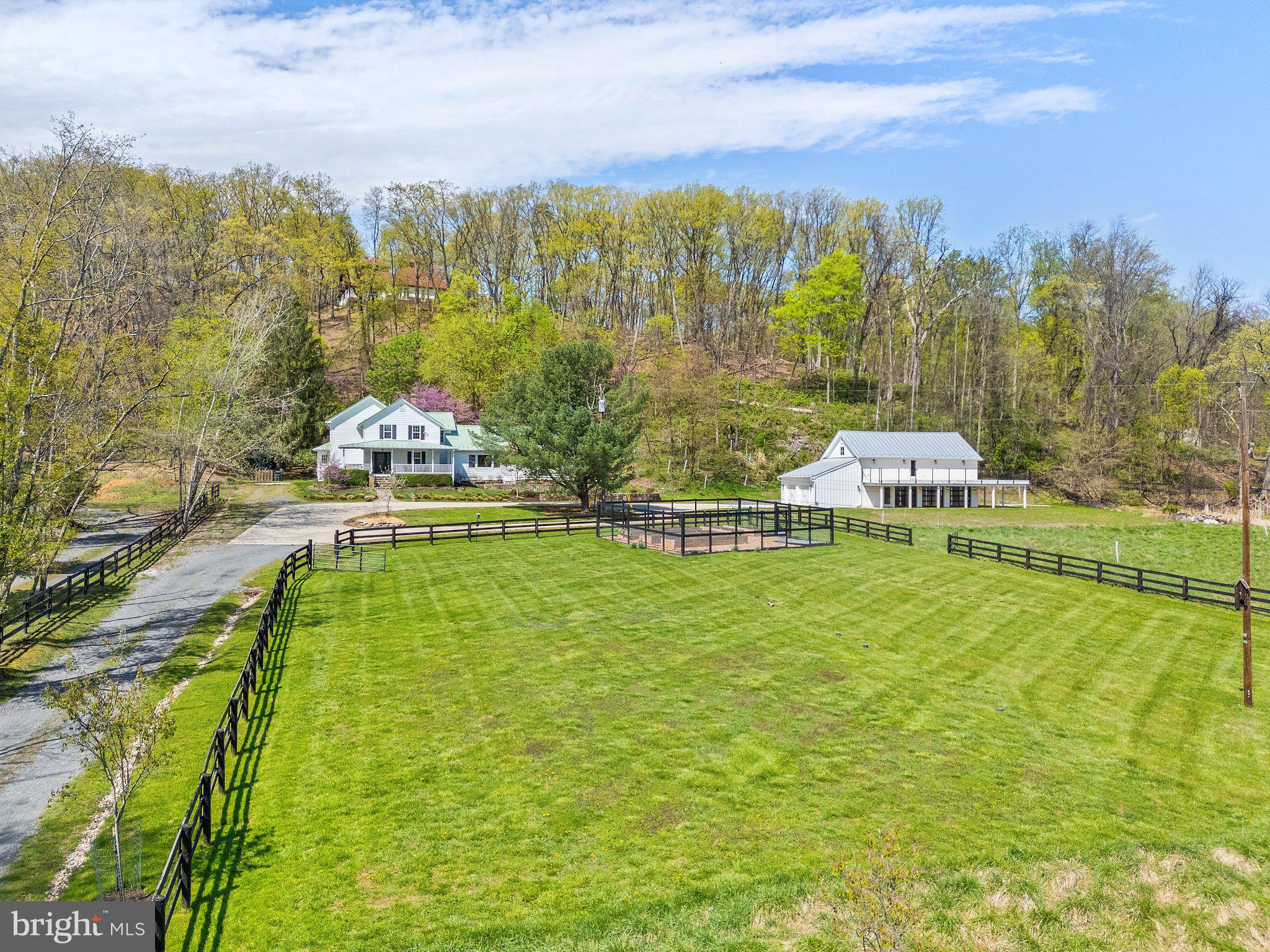 LEESBURG - Residential