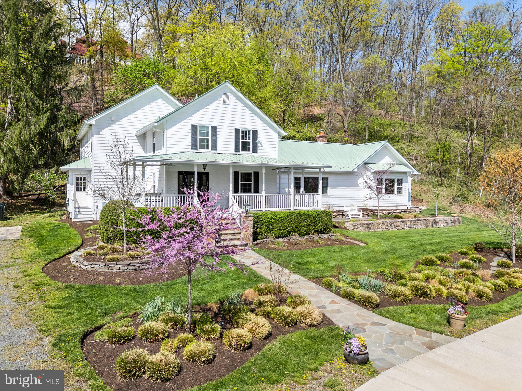 LEESBURG - Residential
