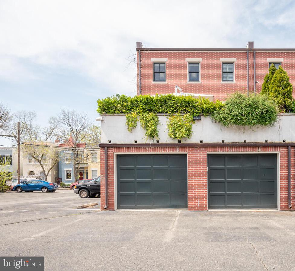OLD TOWN ALEXANDRIA - Residential
