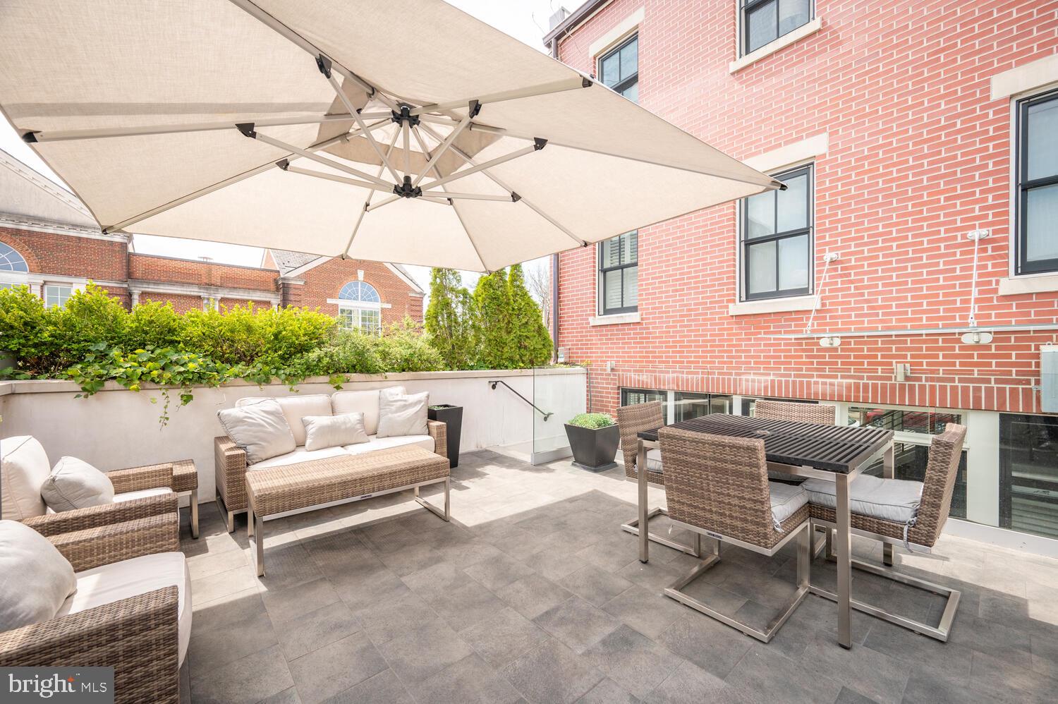 OLD TOWN ALEXANDRIA - Residential
