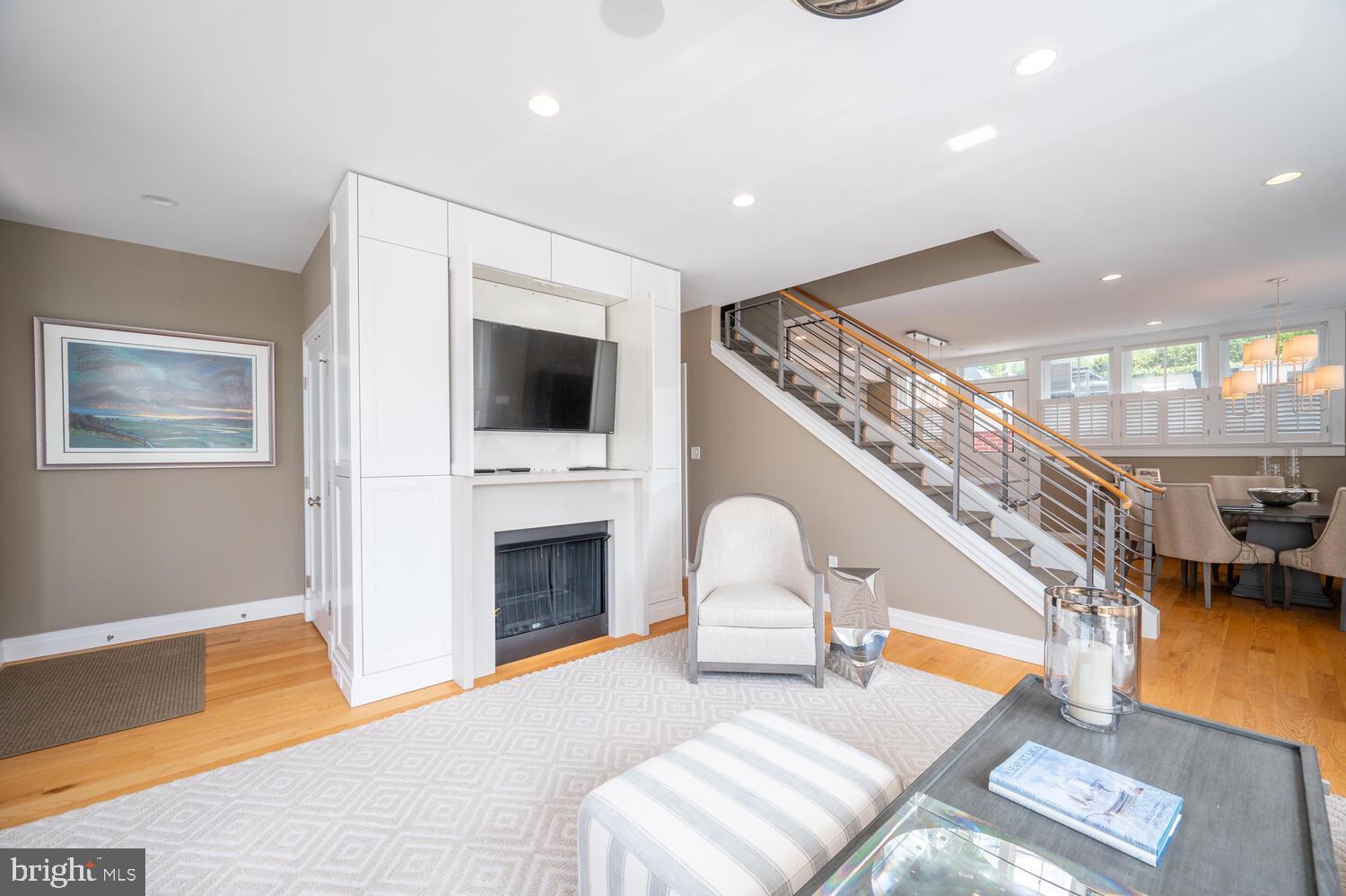 OLD TOWN ALEXANDRIA - Residential