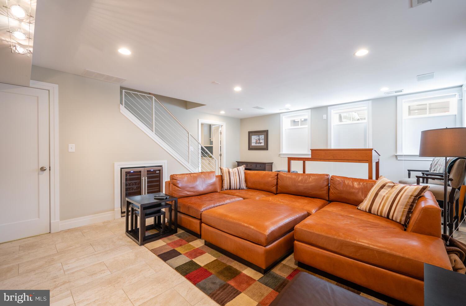 OLD TOWN ALEXANDRIA - Residential