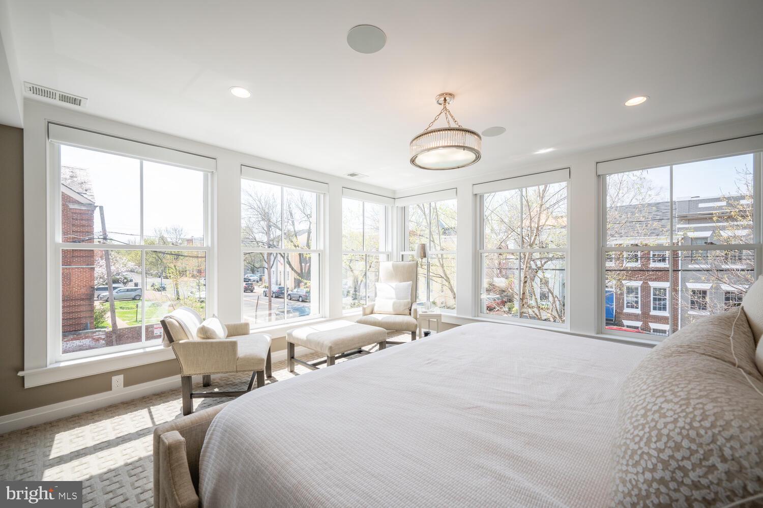 OLD TOWN ALEXANDRIA - Residential