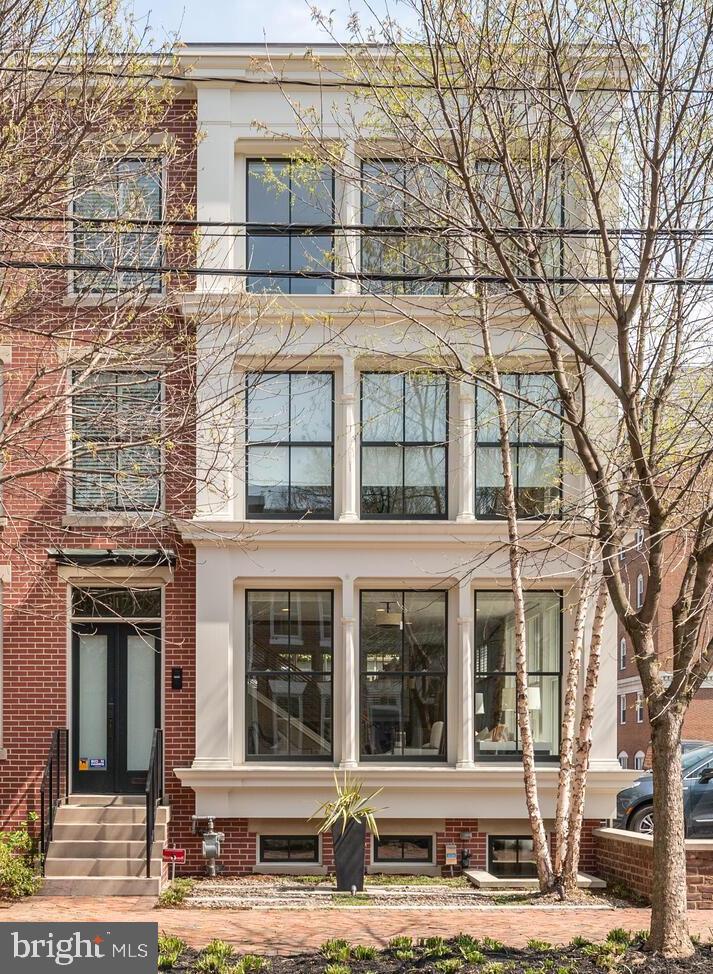 OLD TOWN ALEXANDRIA - Residential