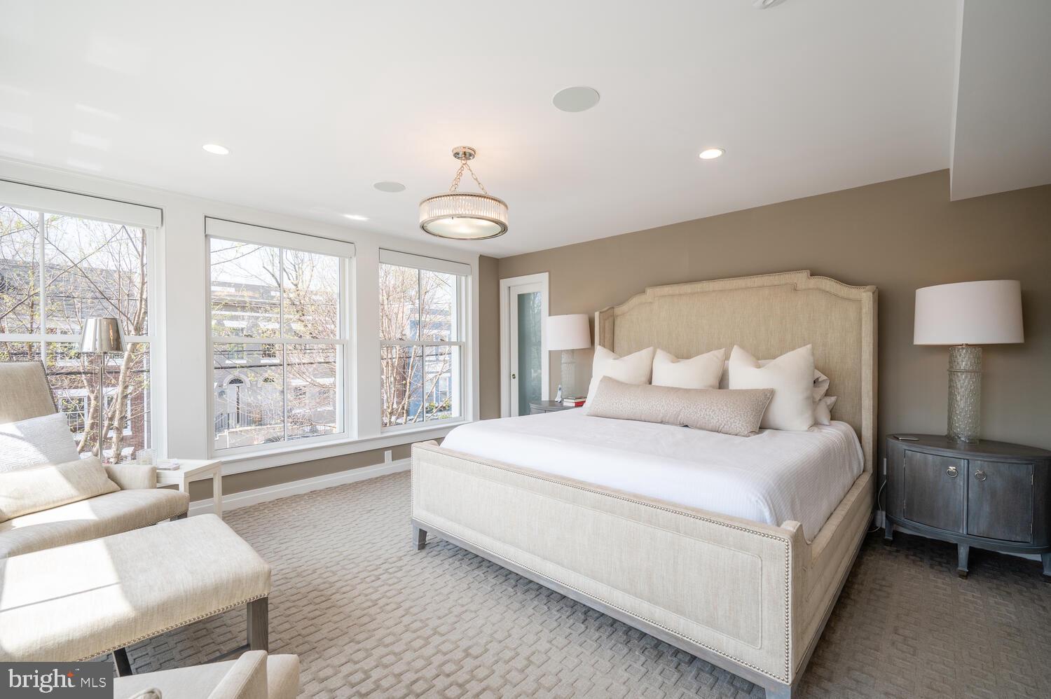 OLD TOWN ALEXANDRIA - Residential