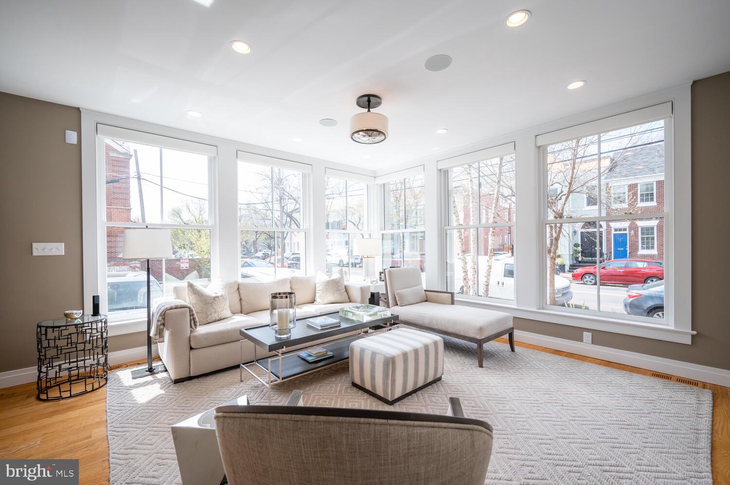 OLD TOWN ALEXANDRIA - Residential