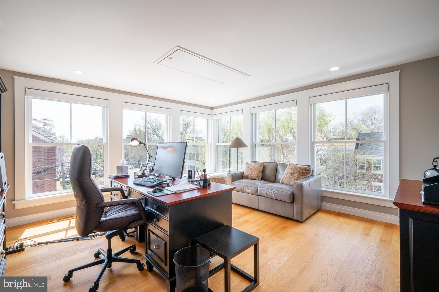 OLD TOWN ALEXANDRIA - Residential
