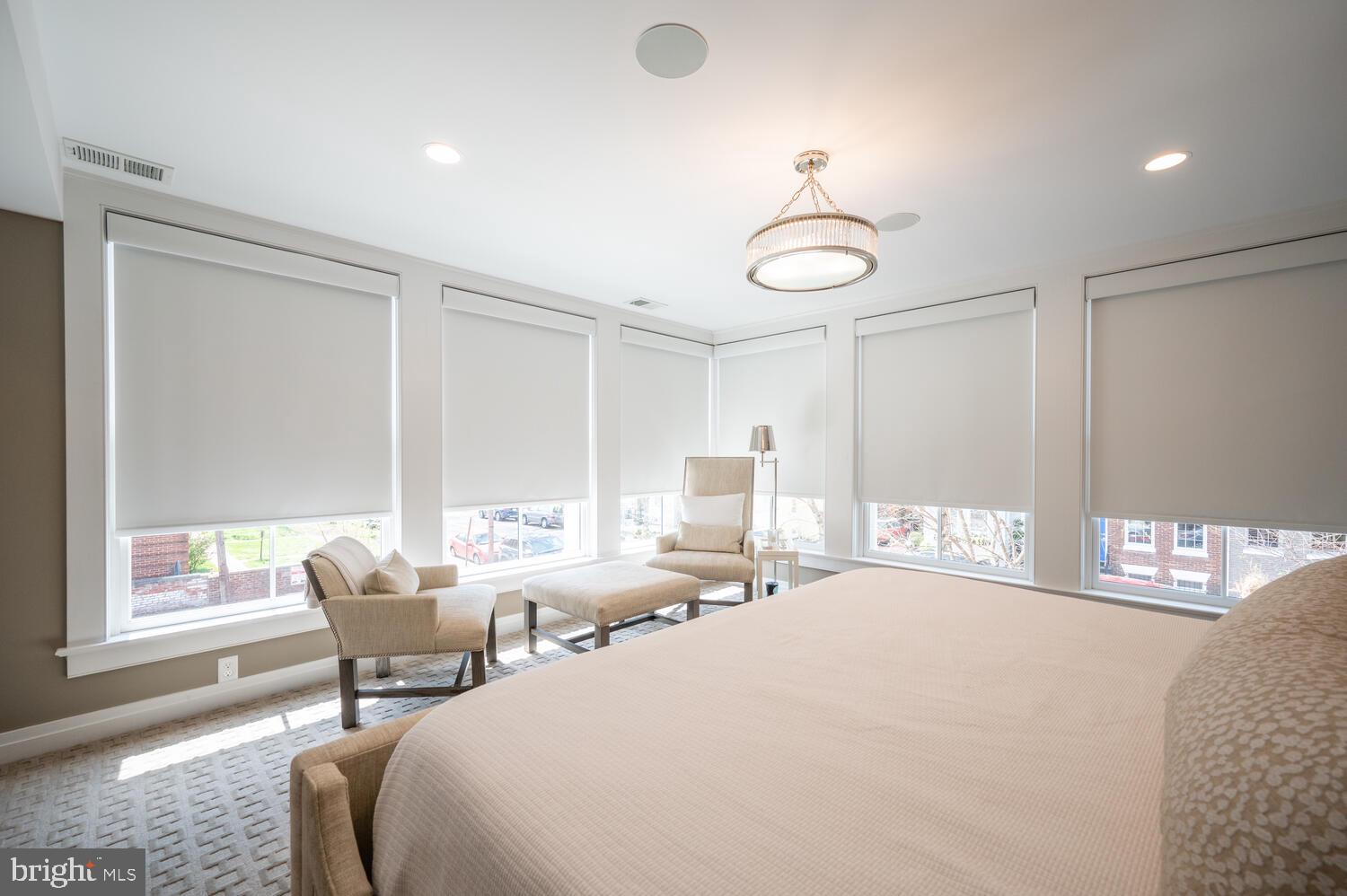 OLD TOWN ALEXANDRIA - Residential