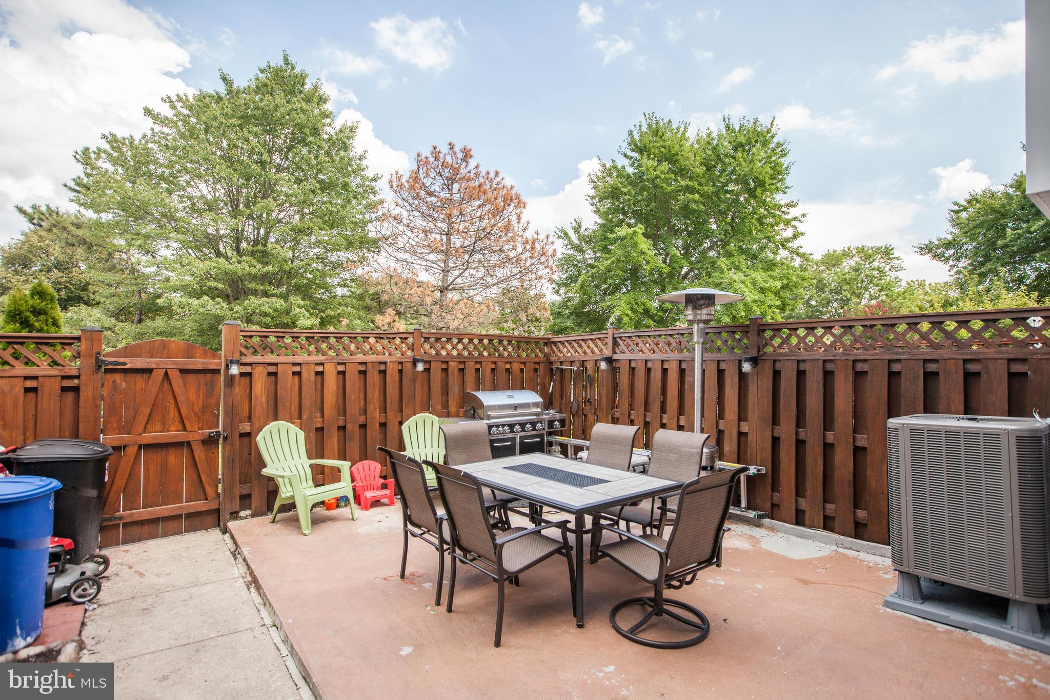 SILVER SPRING CNTRY CLUB - Residential
