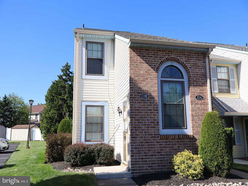 Welcome to this great condo Constructed in 1984. Second-floor condominium unit located within the Condominiums at Maple Valley community. this unit consists of living room, dining room, kitchen,  2 bedrooms, 1 bath.  Conveniently close to local shopping and major roadways.