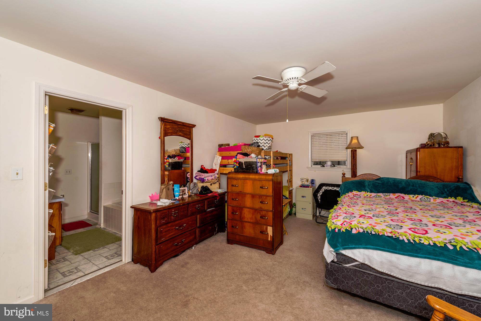 THE OAKS - Residential