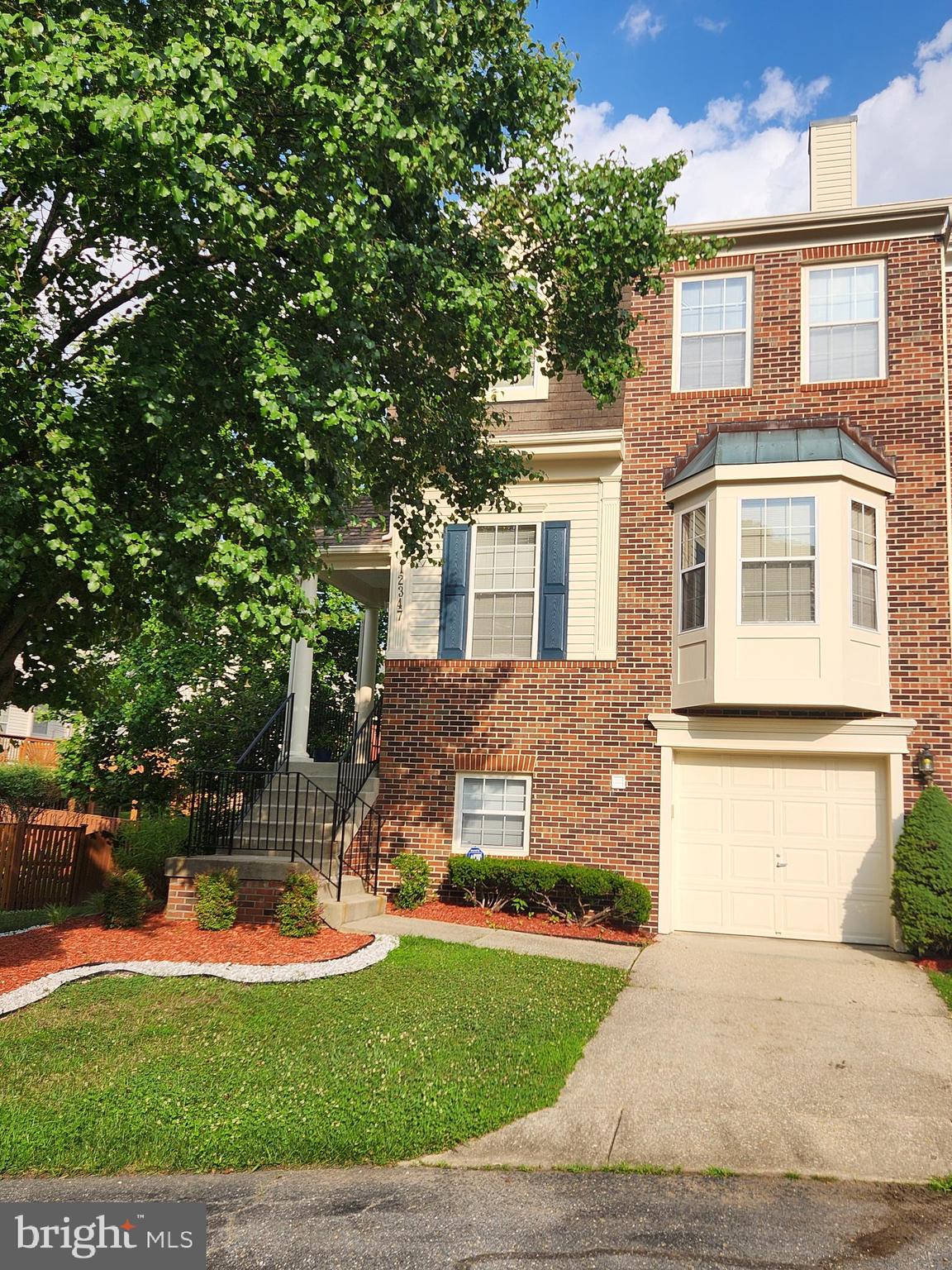 This well-maintained end-unit townhouse offers the perfect combination of comfort, convenience and value. The home has been lovingly cared for over the years and reflects pride of ownership throughout. Its desirable end-unit location provides added privacy, extra natural light, and additional outdoor space to enjoy. The spacious layout includes inviting living areas, functional bedrooms, and plenty of storage. This townhouse offers the potential to build instant equity.
Conveniently located near shopping, dining, schools, parks and major commuter routes, the home offers both comfort and accessibility. Don't miss your chance to own a charming end-unit townhouse with great value!