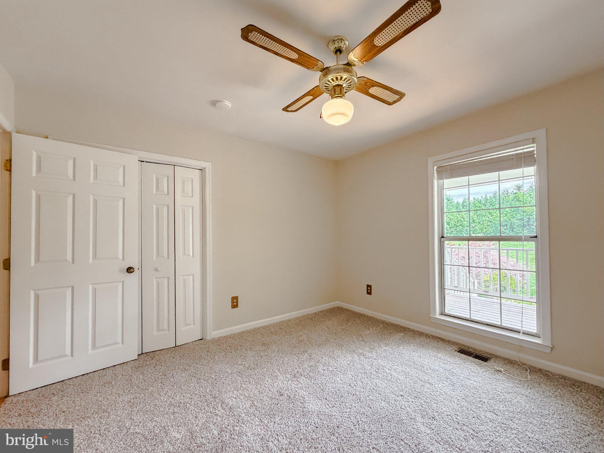 HERITAGE KNOLLS - Residential