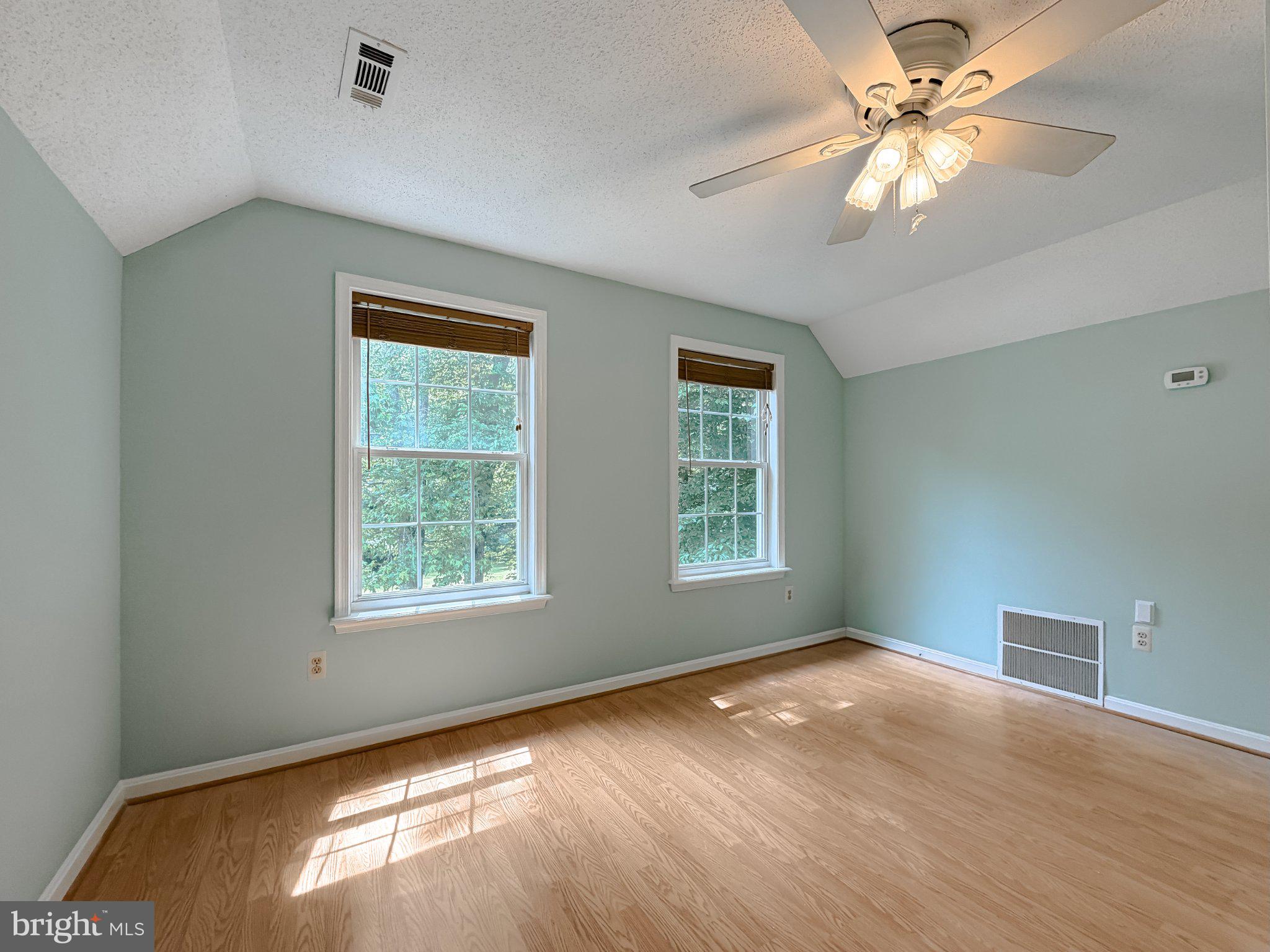 HERITAGE KNOLLS - Residential
