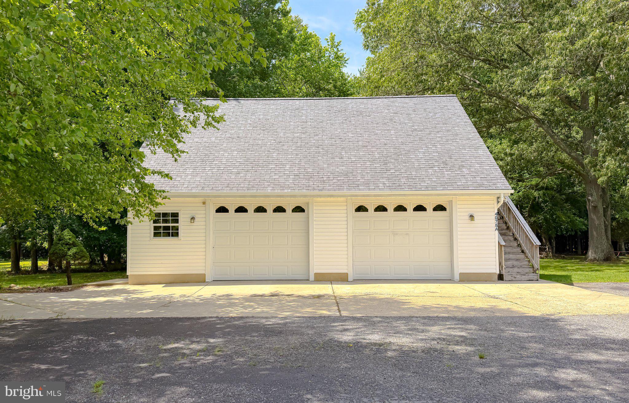 HERITAGE KNOLLS - Residential