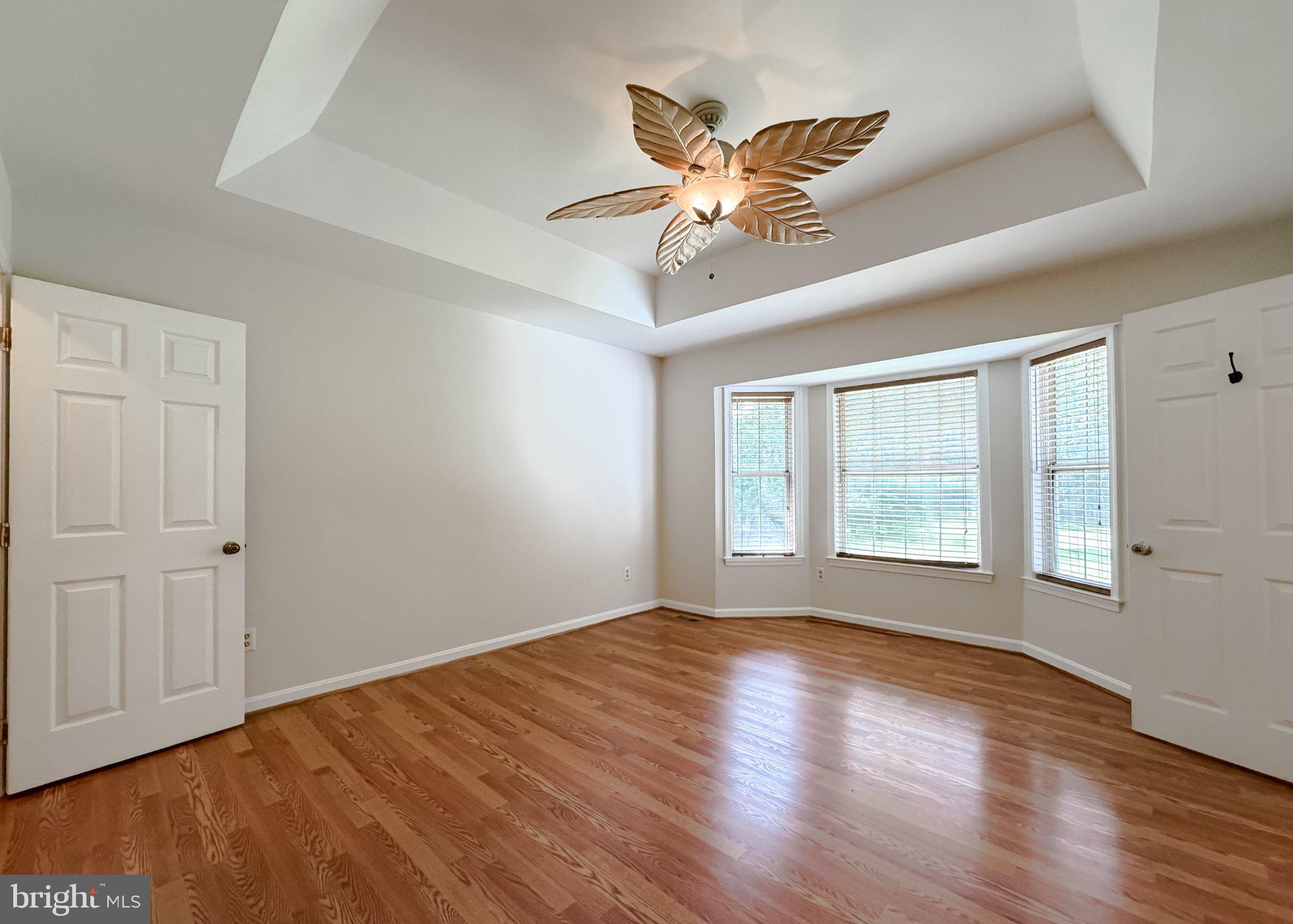 HERITAGE KNOLLS - Residential