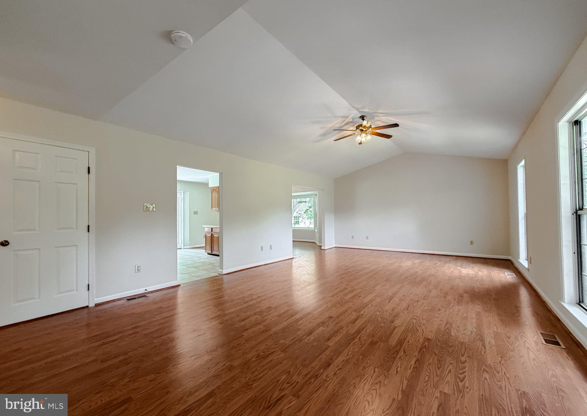HERITAGE KNOLLS - Residential