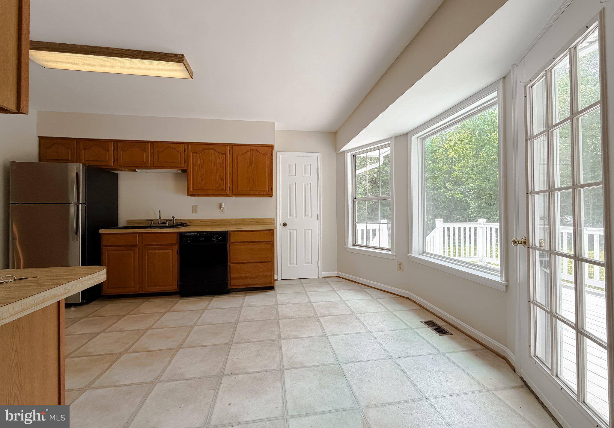 HERITAGE KNOLLS - Residential