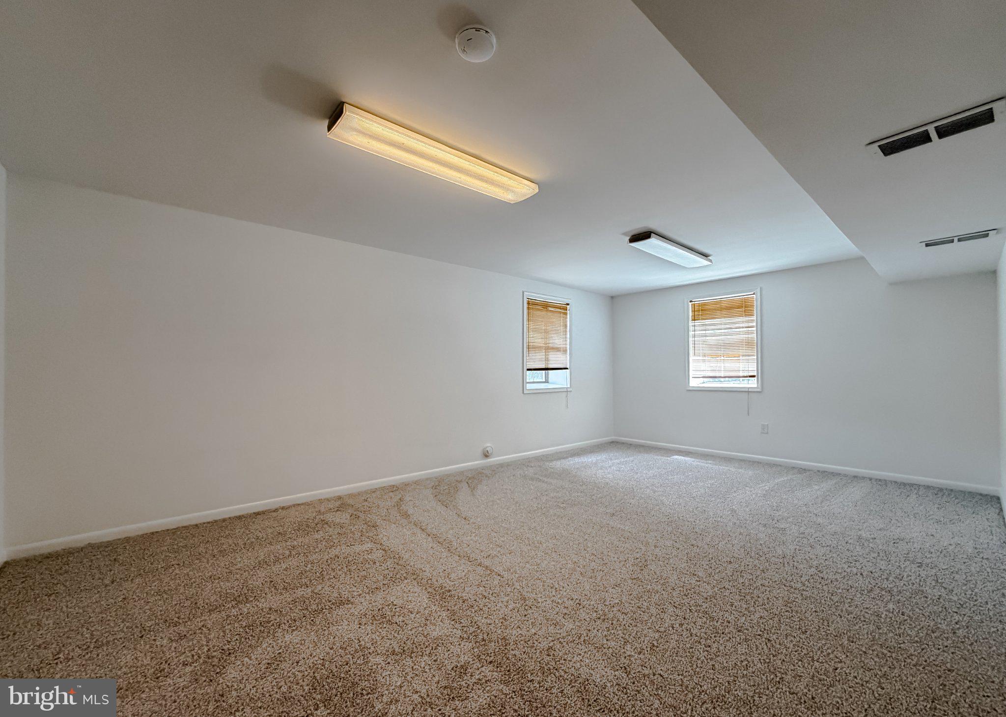 HERITAGE KNOLLS - Residential