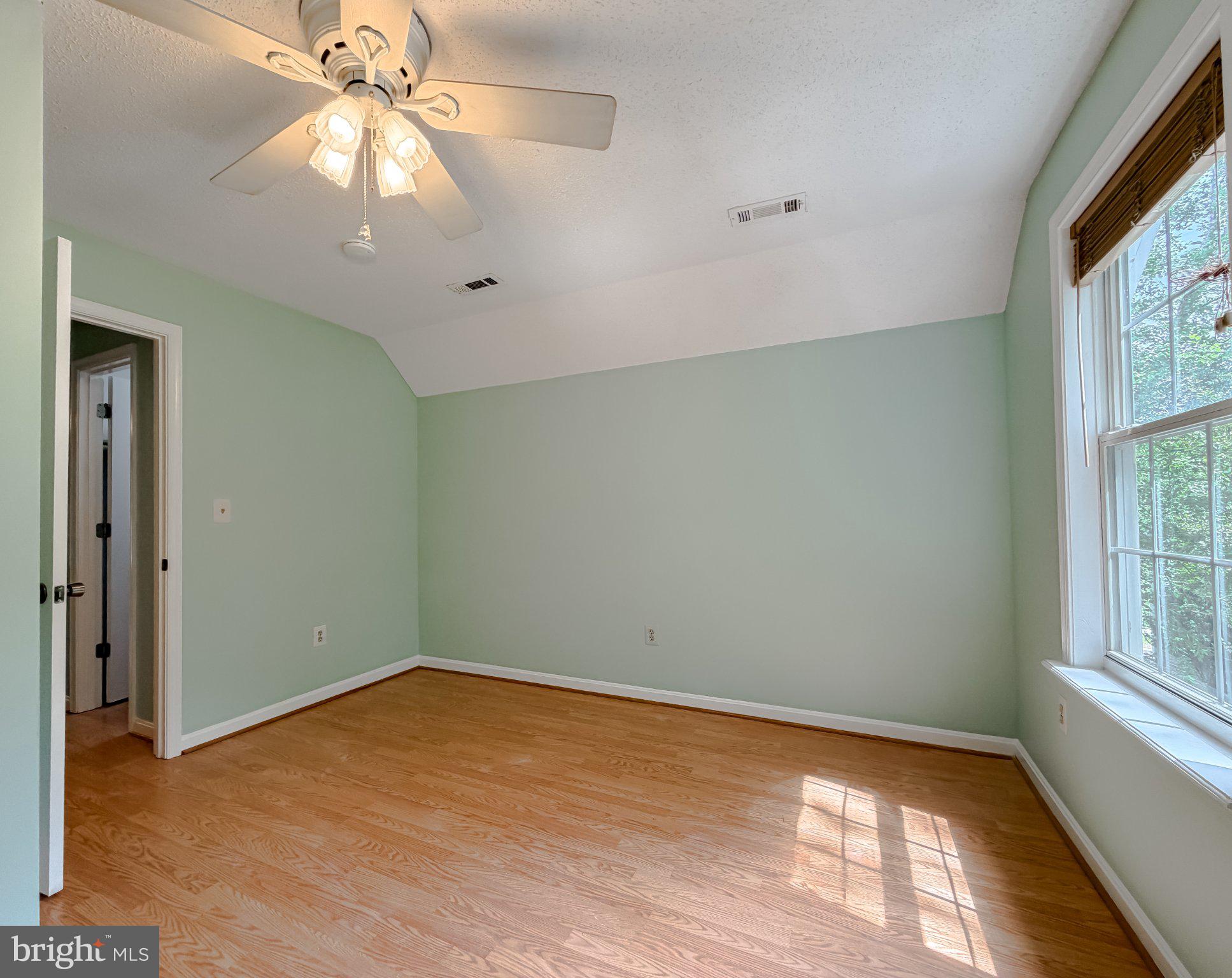 HERITAGE KNOLLS - Residential