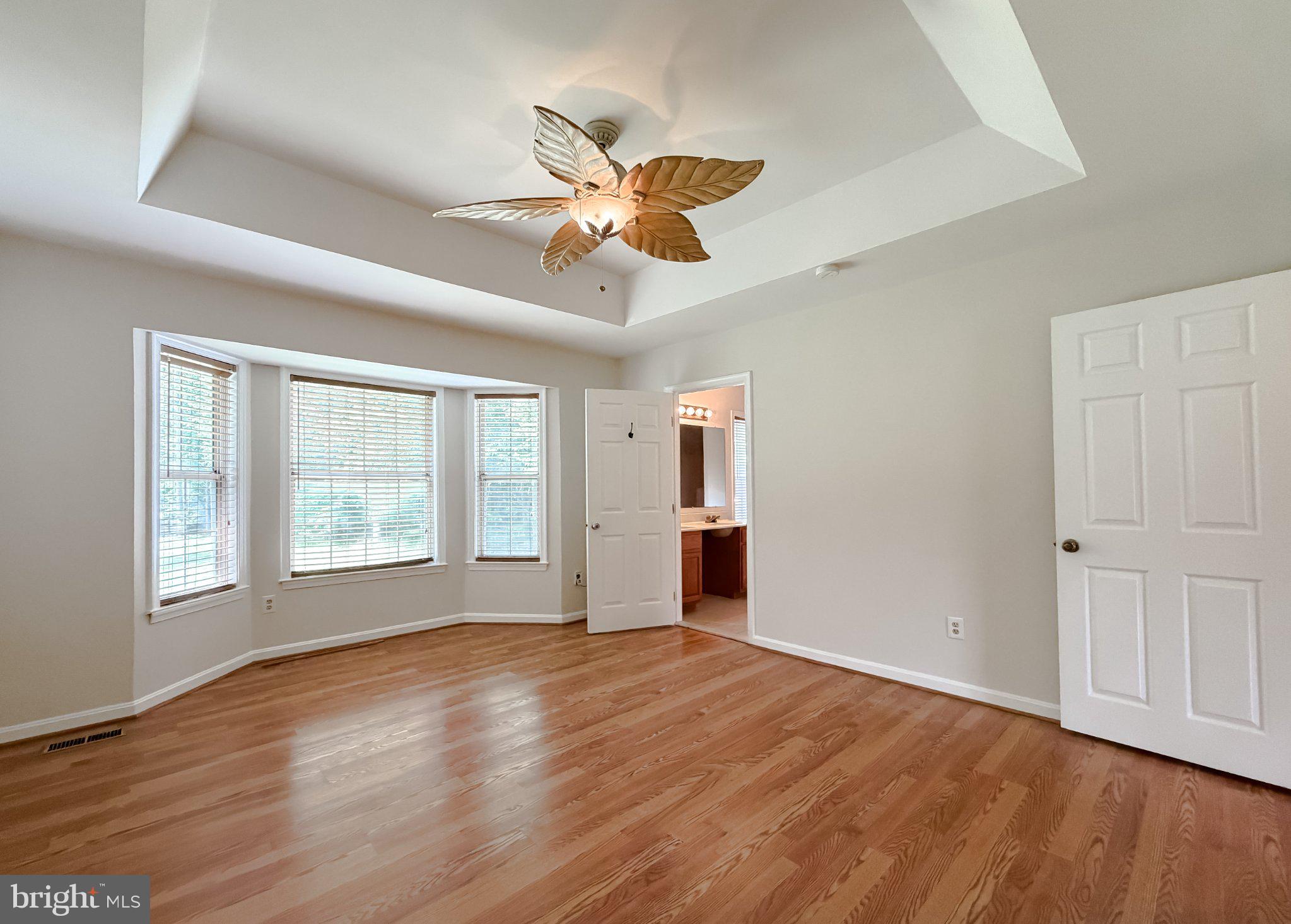 HERITAGE KNOLLS - Residential