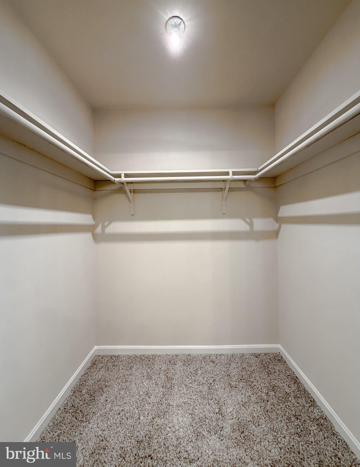 HERITAGE KNOLLS - Residential