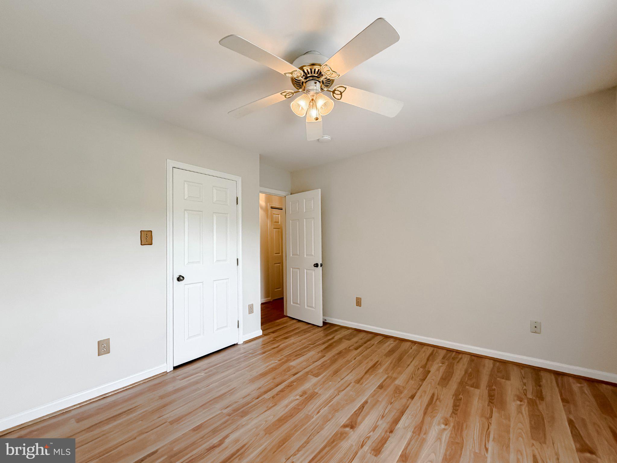 HERITAGE KNOLLS - Residential