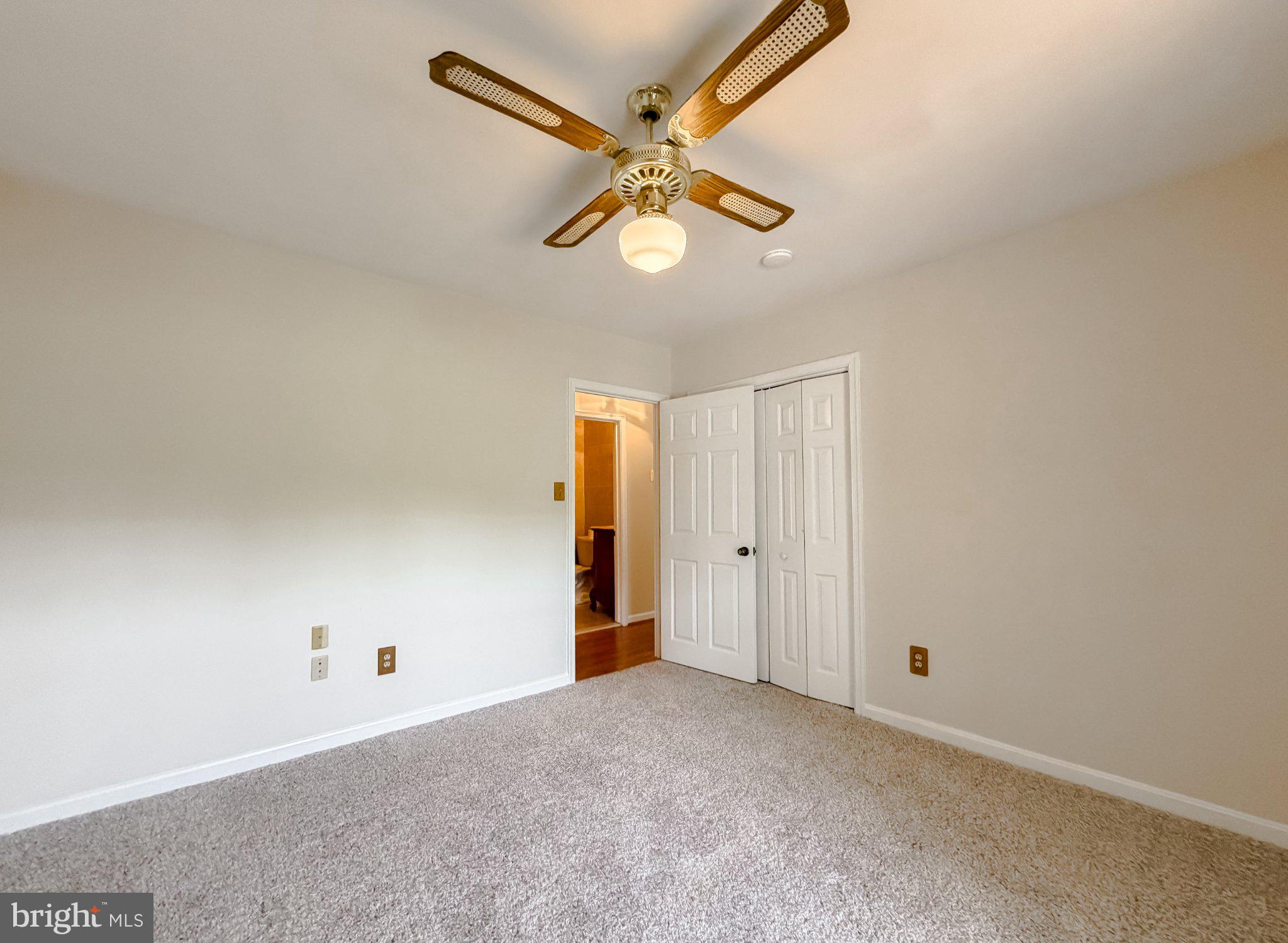 HERITAGE KNOLLS - Residential