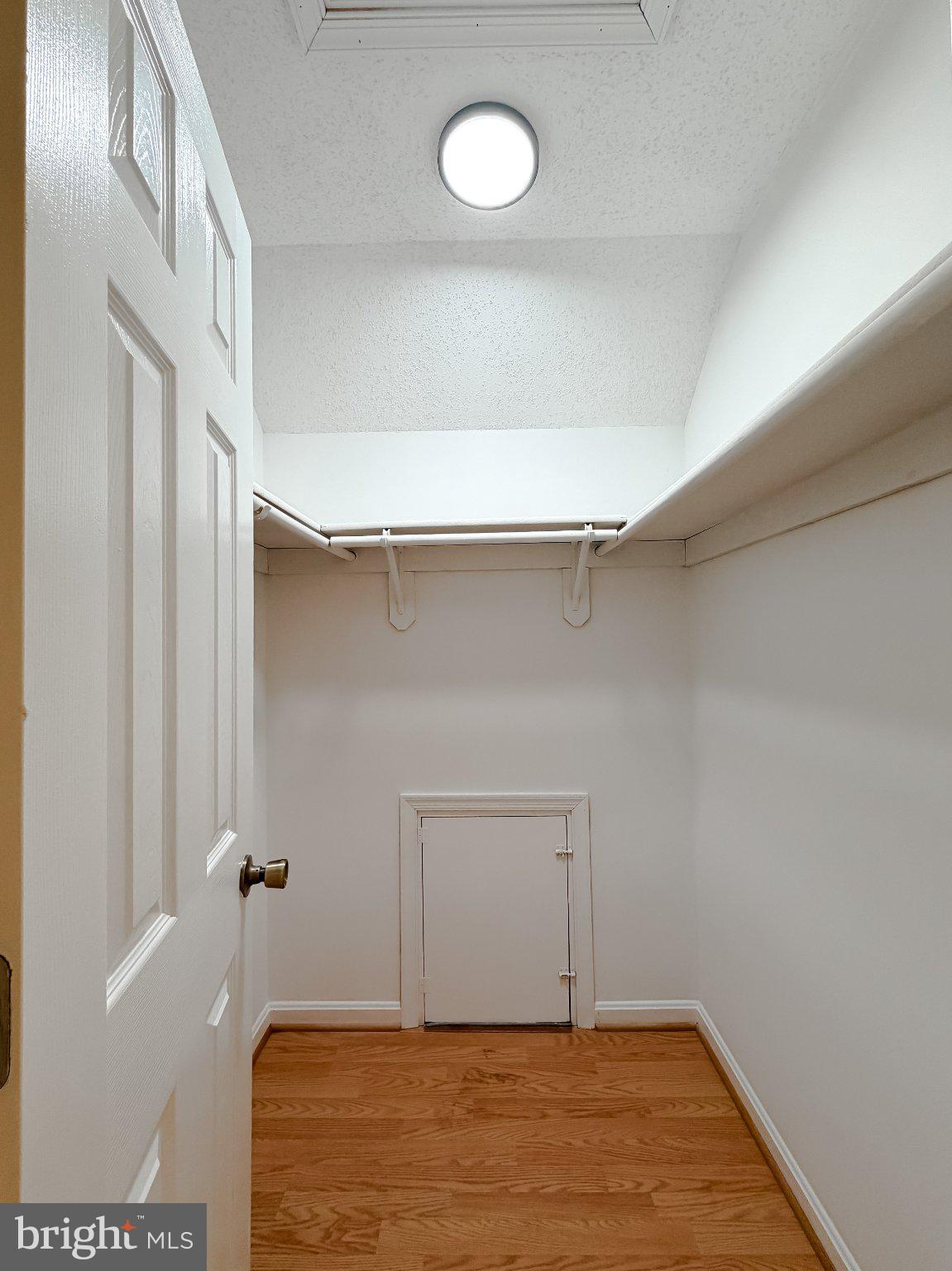 HERITAGE KNOLLS - Residential