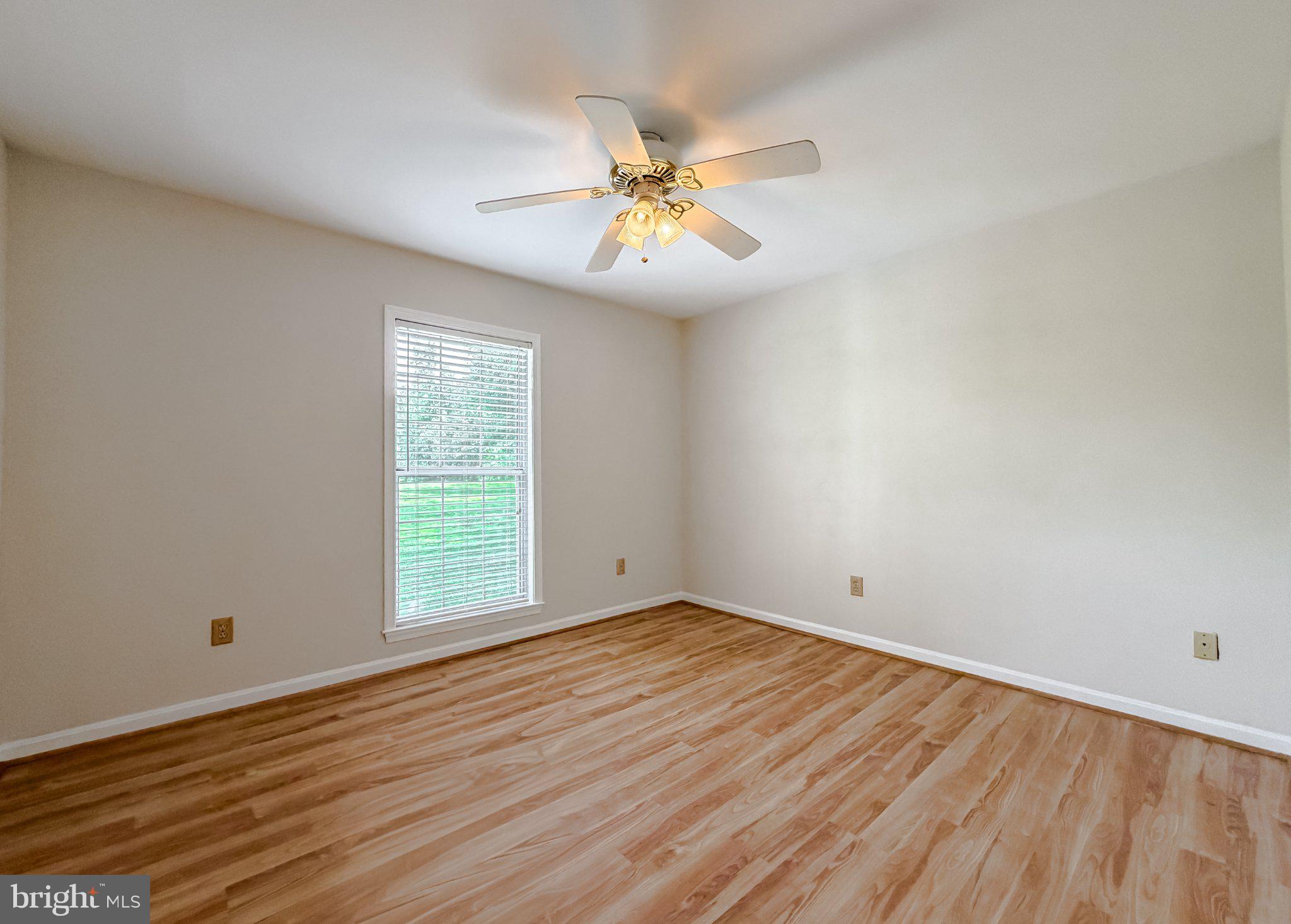 HERITAGE KNOLLS - Residential