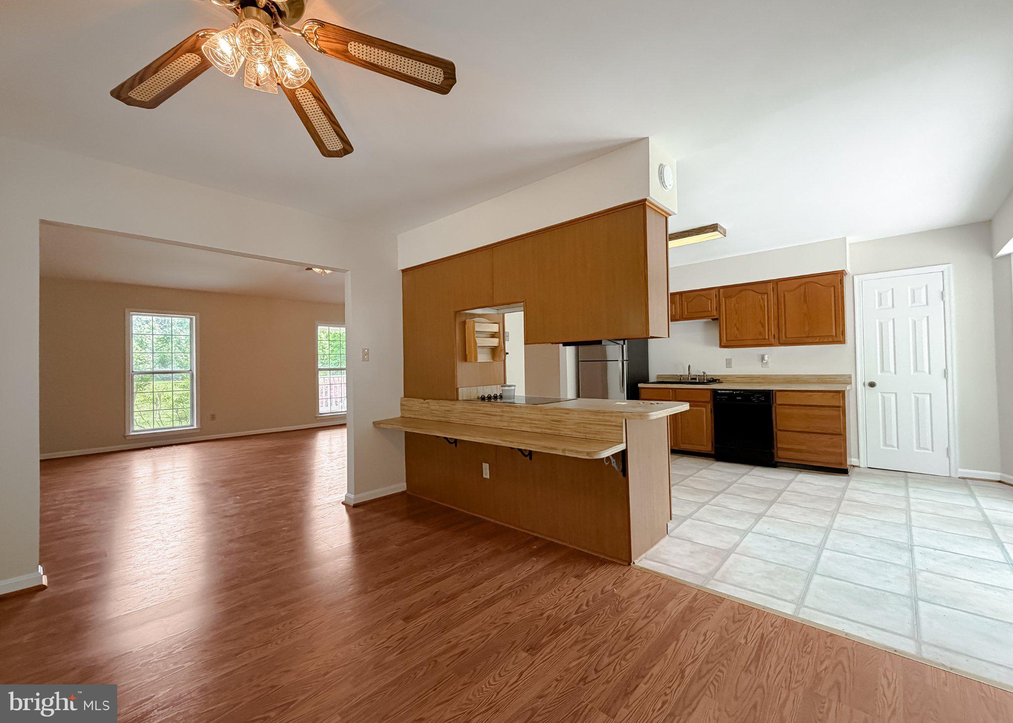 HERITAGE KNOLLS - Residential
