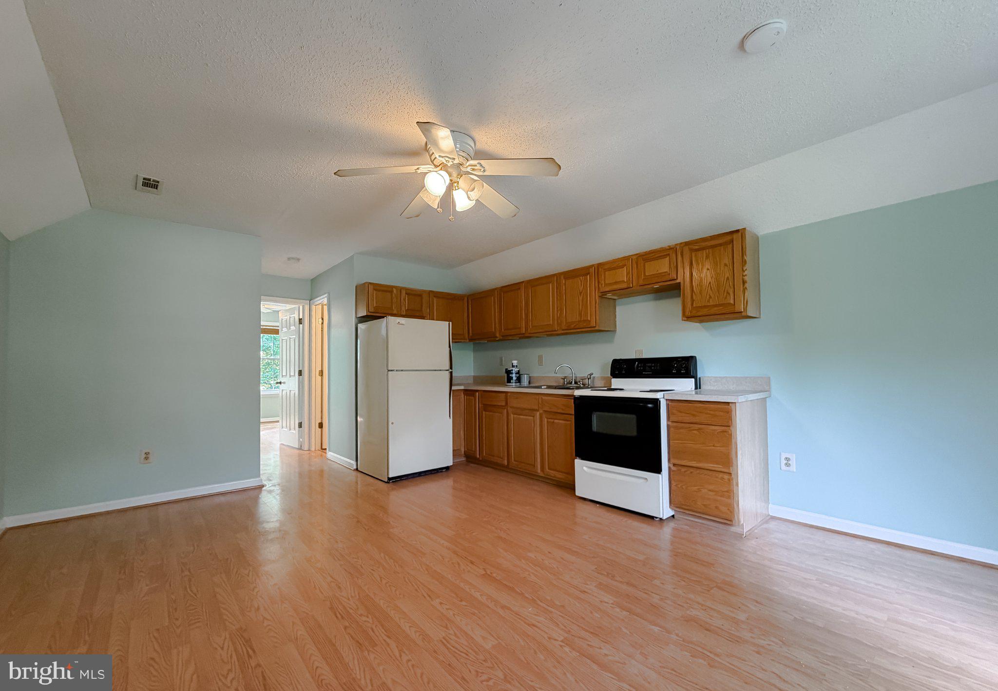 HERITAGE KNOLLS - Residential