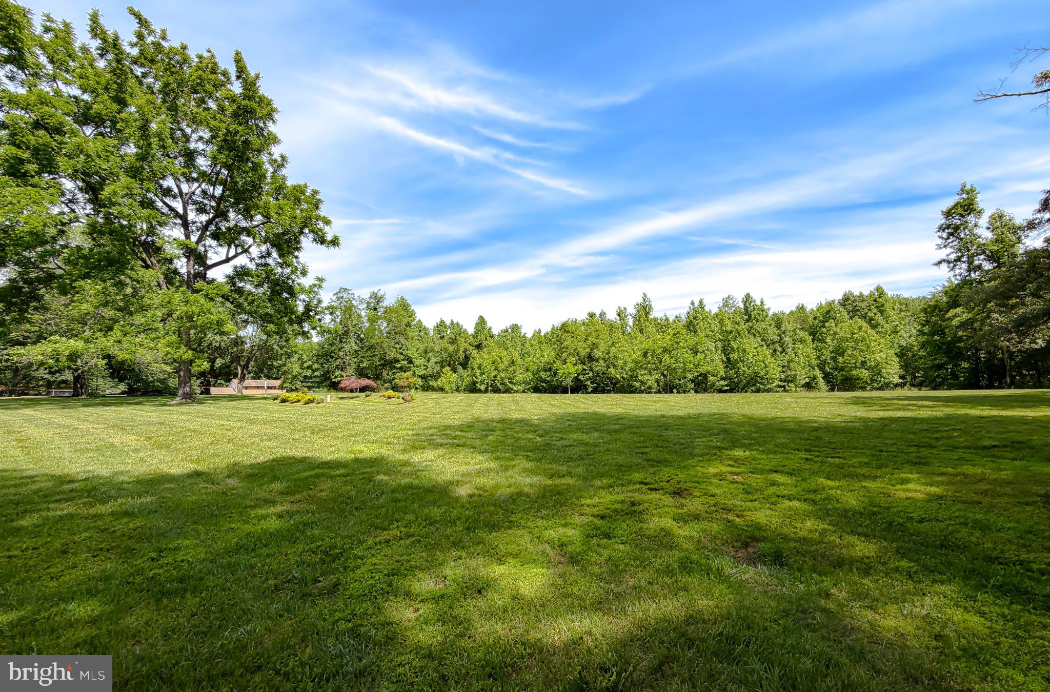HERITAGE KNOLLS - Residential