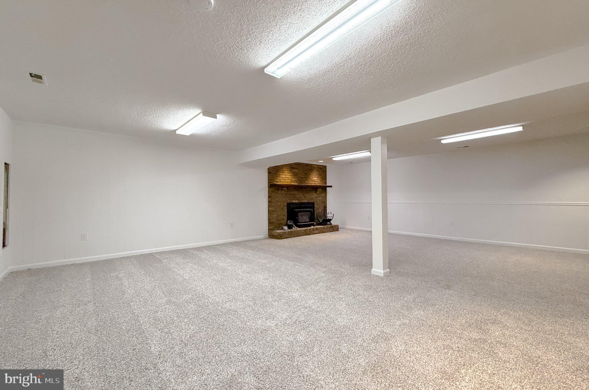 HERITAGE KNOLLS - Residential