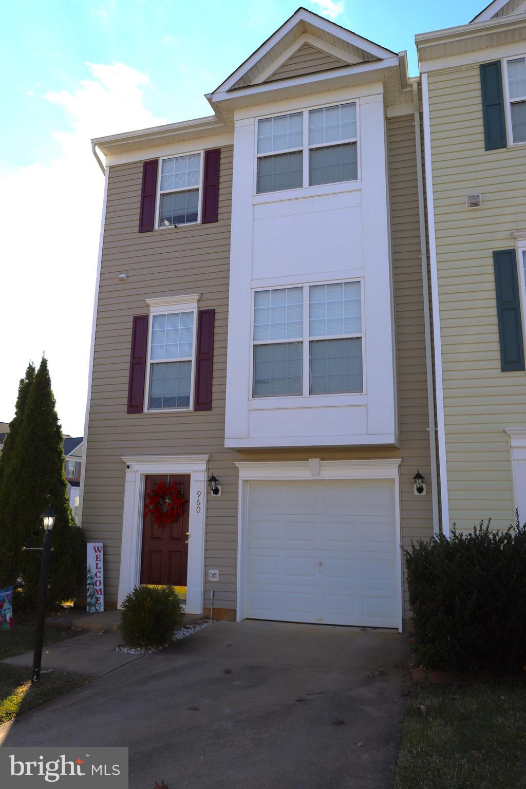 Gorgeous End Unit Townhome with Views of Lake Pelham in Sought After Lakeview! Immaculate 3 Bed/2 Full and 2 Half Bath home offers over 1,900 finished sq/ft on an oversized corner lot, open living/dining rooms, multiple bump outs, eat-in kitchen with stainless appliances, granite counters and pantry. Primary suite boasts stellar views of Lake Pelham, walk-in closet and private bath with soaking tub, double vanity and separate shower. Walk-in level offers an oversized rec room and half bath. Private fully-fenced rear yard and an elevated deck! Relatively new heating, AC and hot water heater. Attached 1-car garage and much much more! Enjoy all the amenities Lakeview has to offer, as one of the few communities to offer a pool.  Don't miss out on one of the few, if not only, townhomes available in Lakeview or Culpeper!!