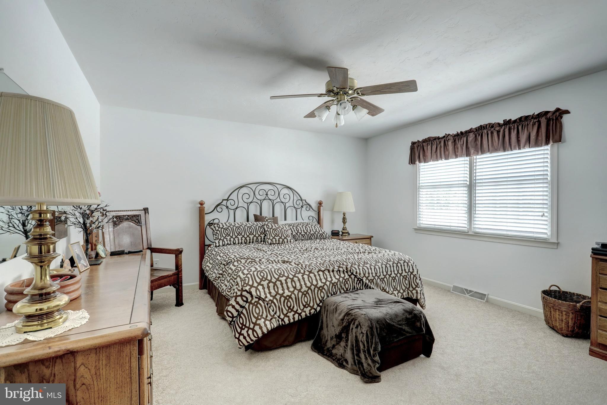 SPRING MEADOWS - Residential