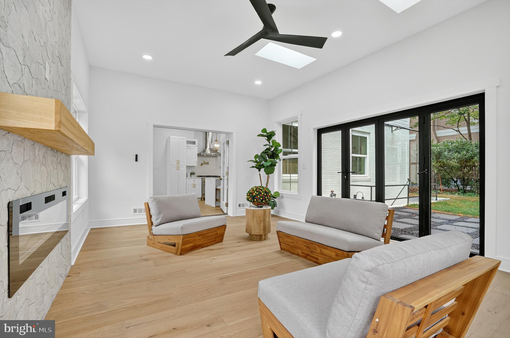 HALEMHURST - Residential
