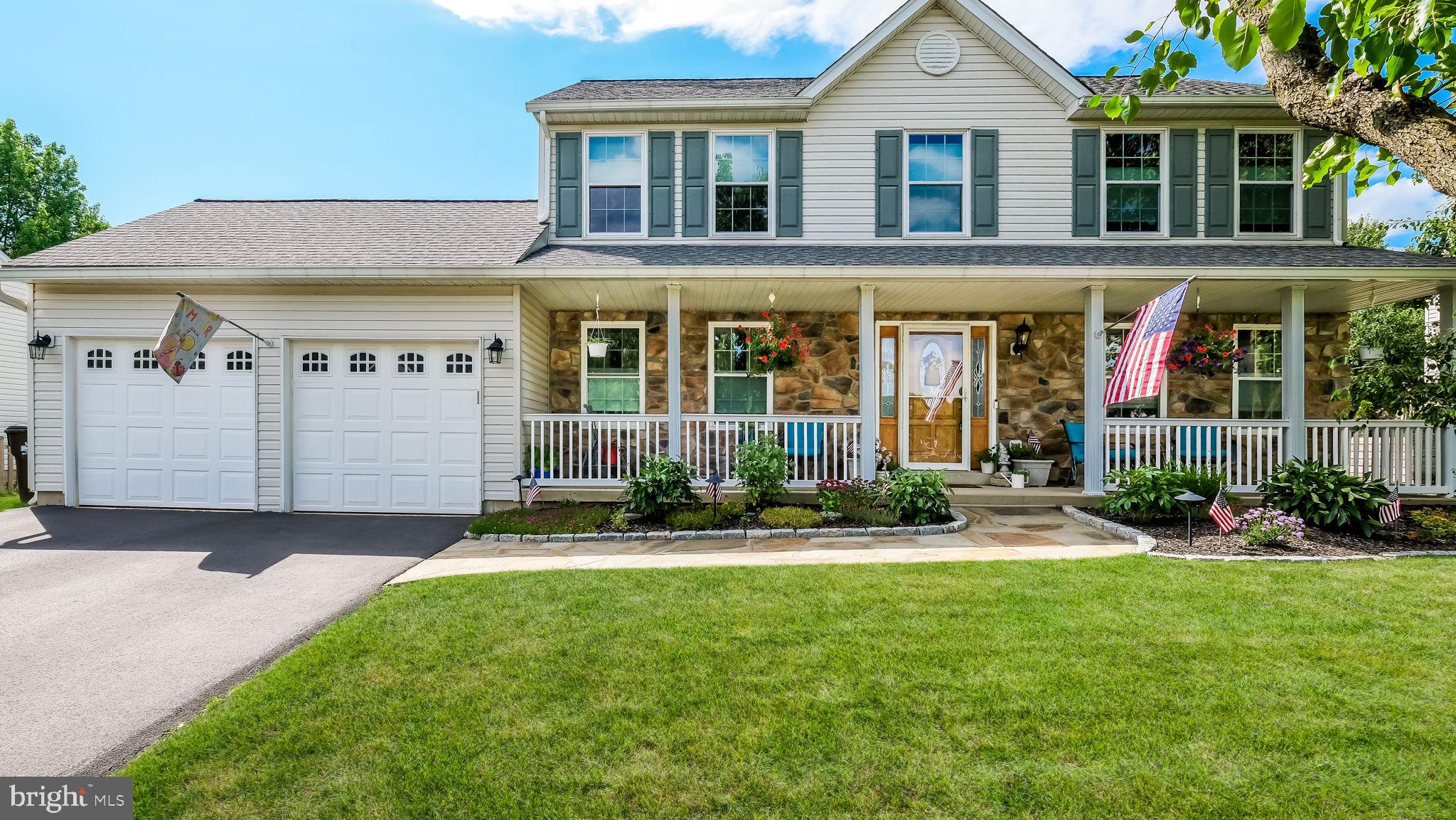 MAPLE KNOLL - Residential