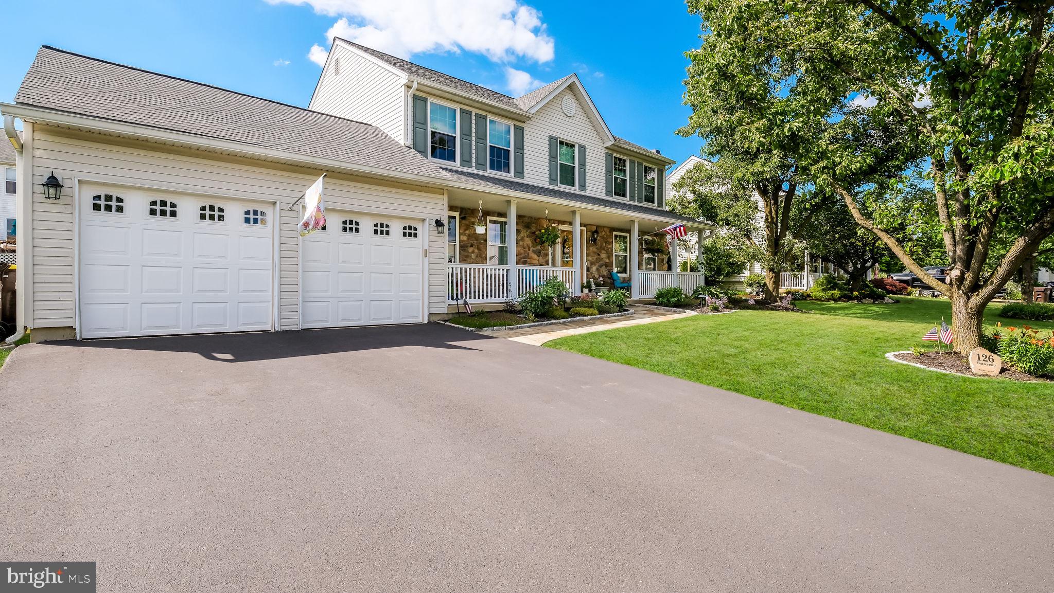 MAPLE KNOLL - Residential