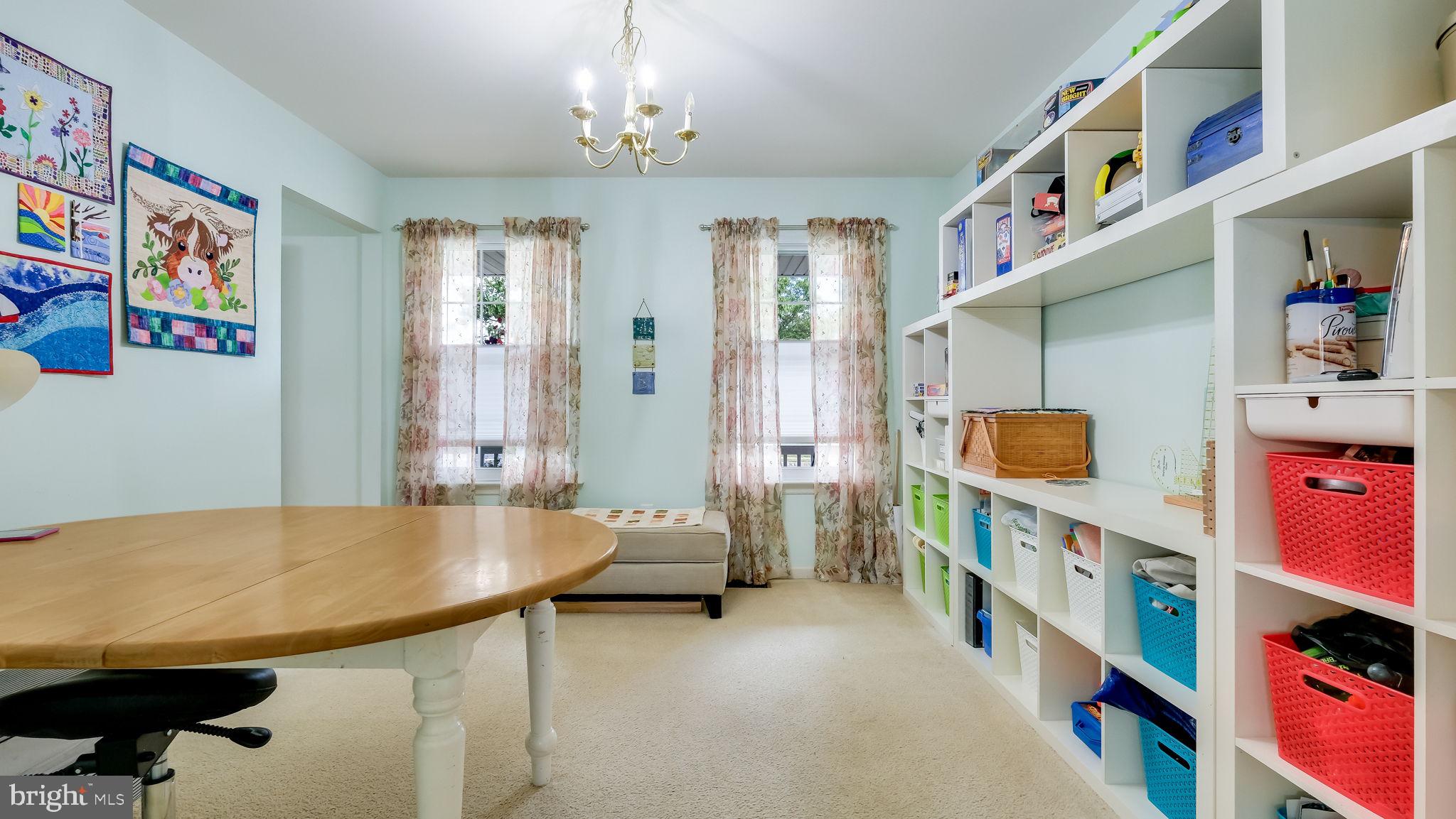 MAPLE KNOLL - Residential