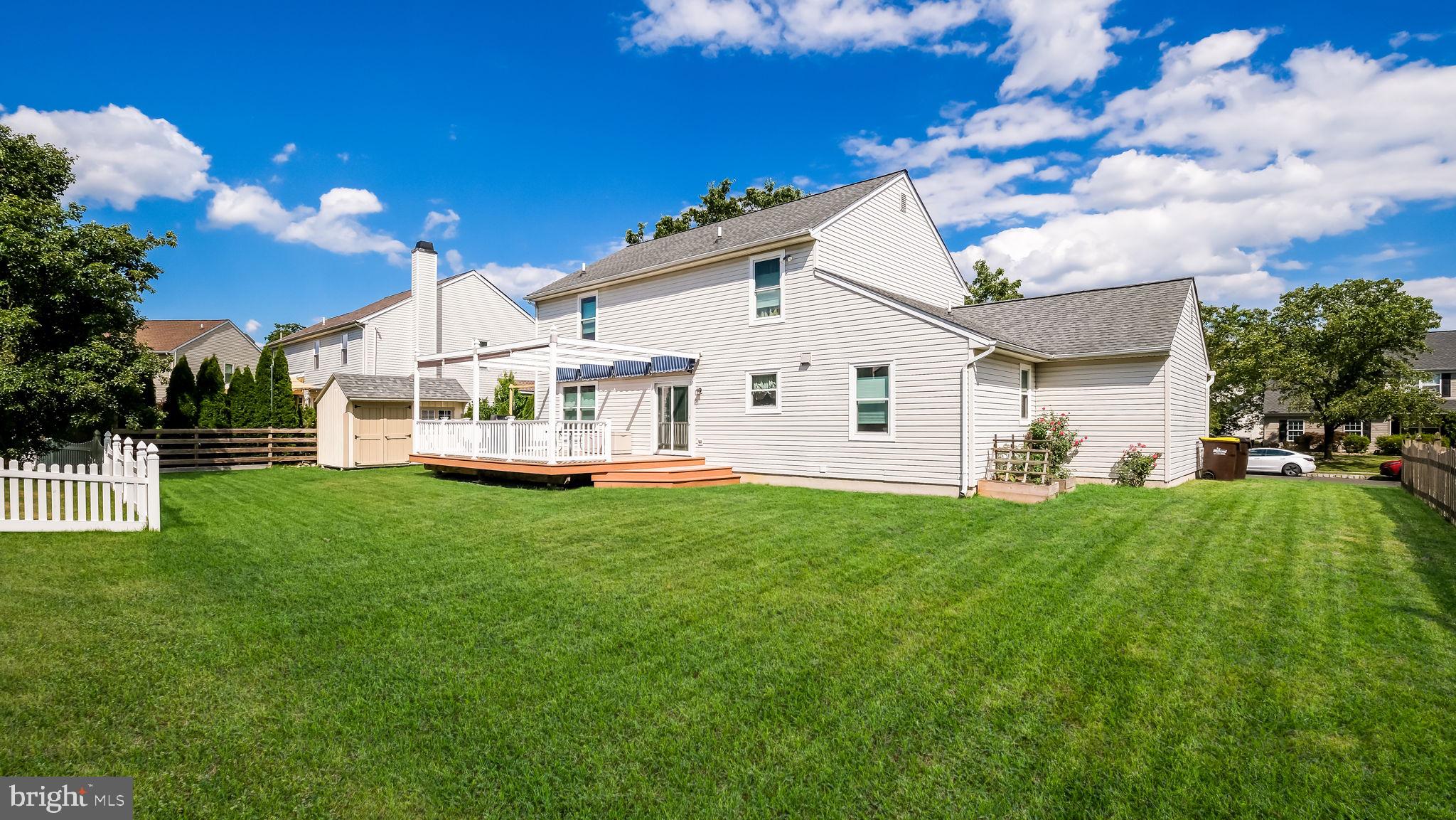 MAPLE KNOLL - Residential