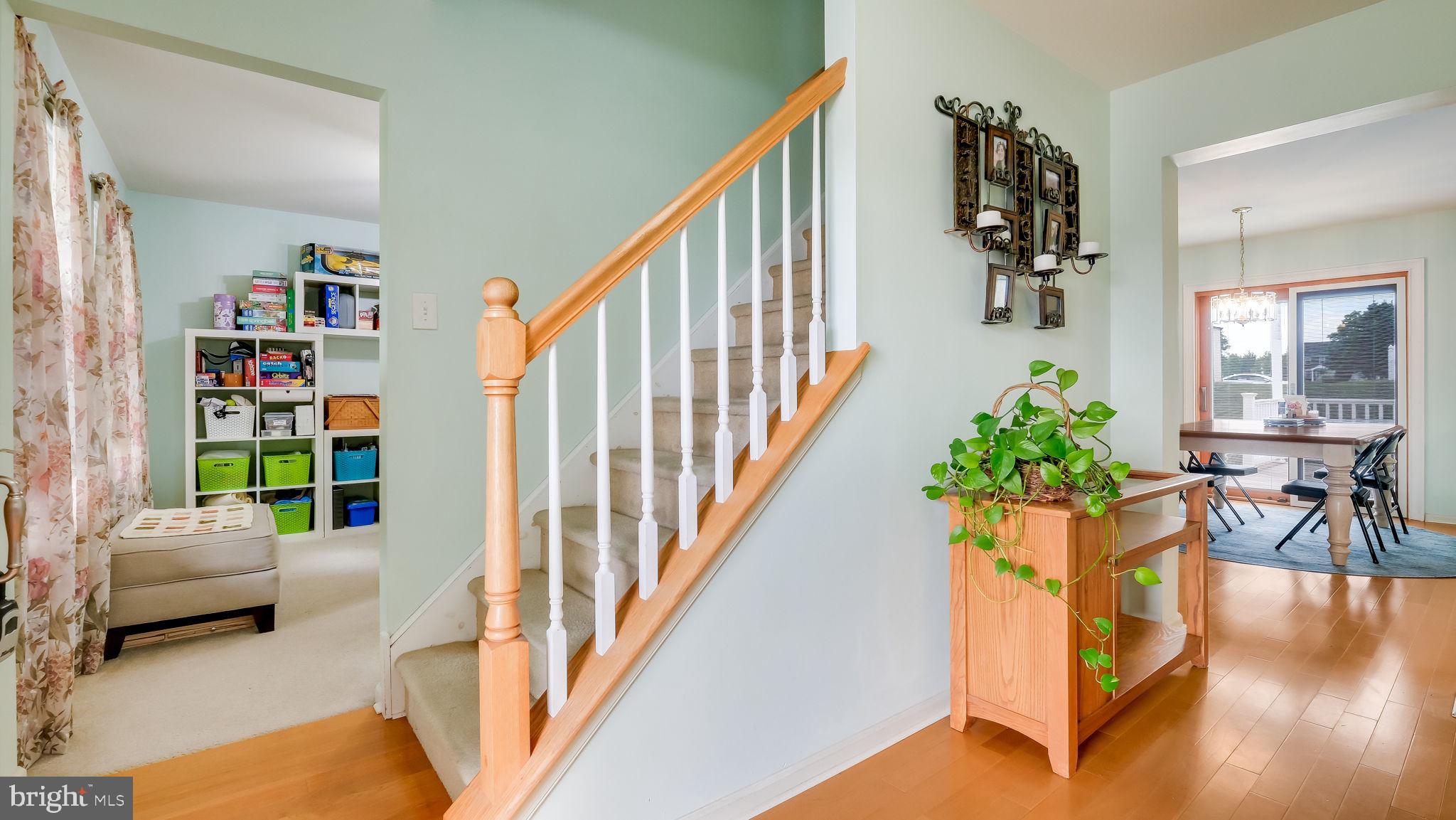 MAPLE KNOLL - Residential