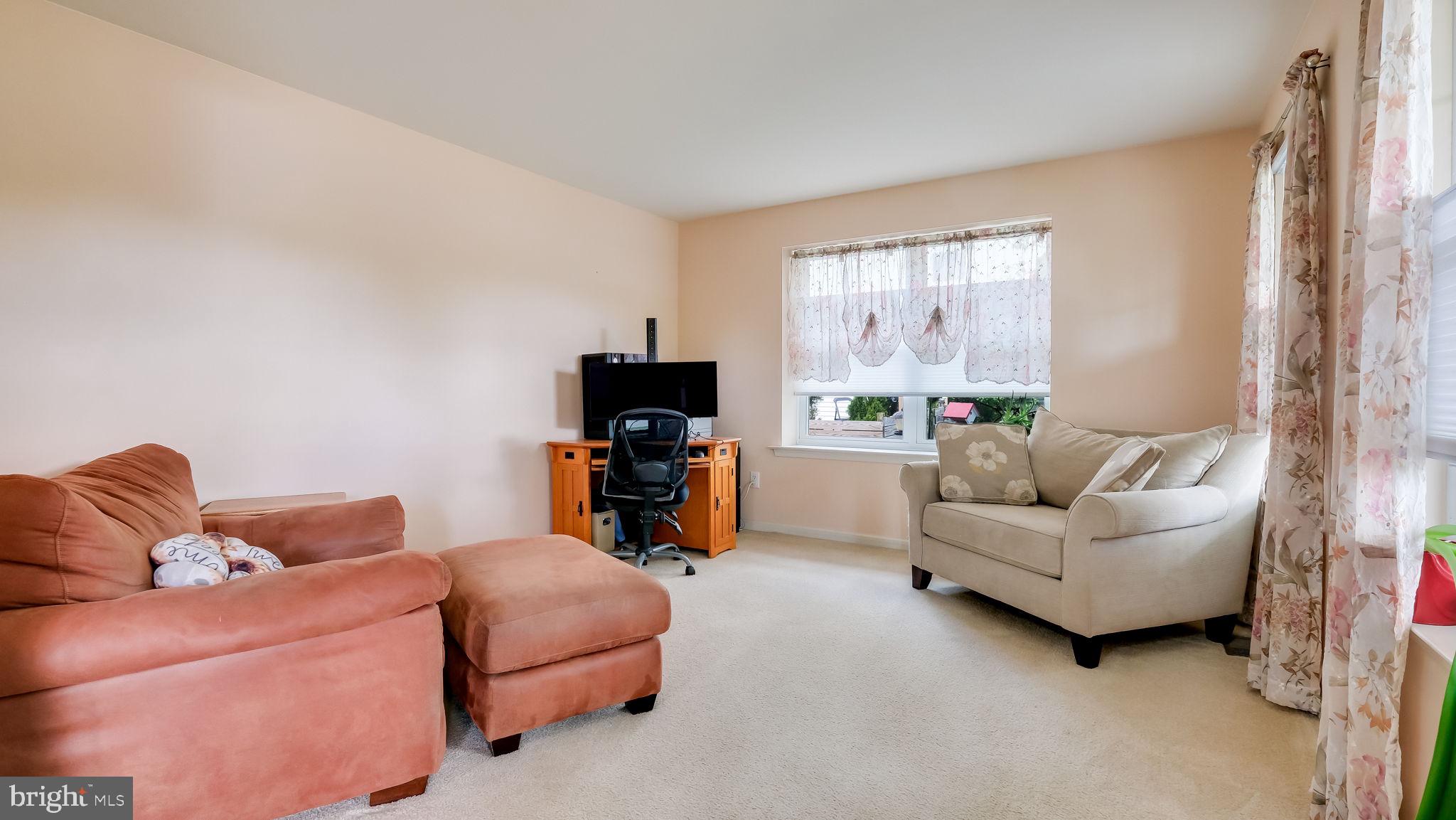 MAPLE KNOLL - Residential