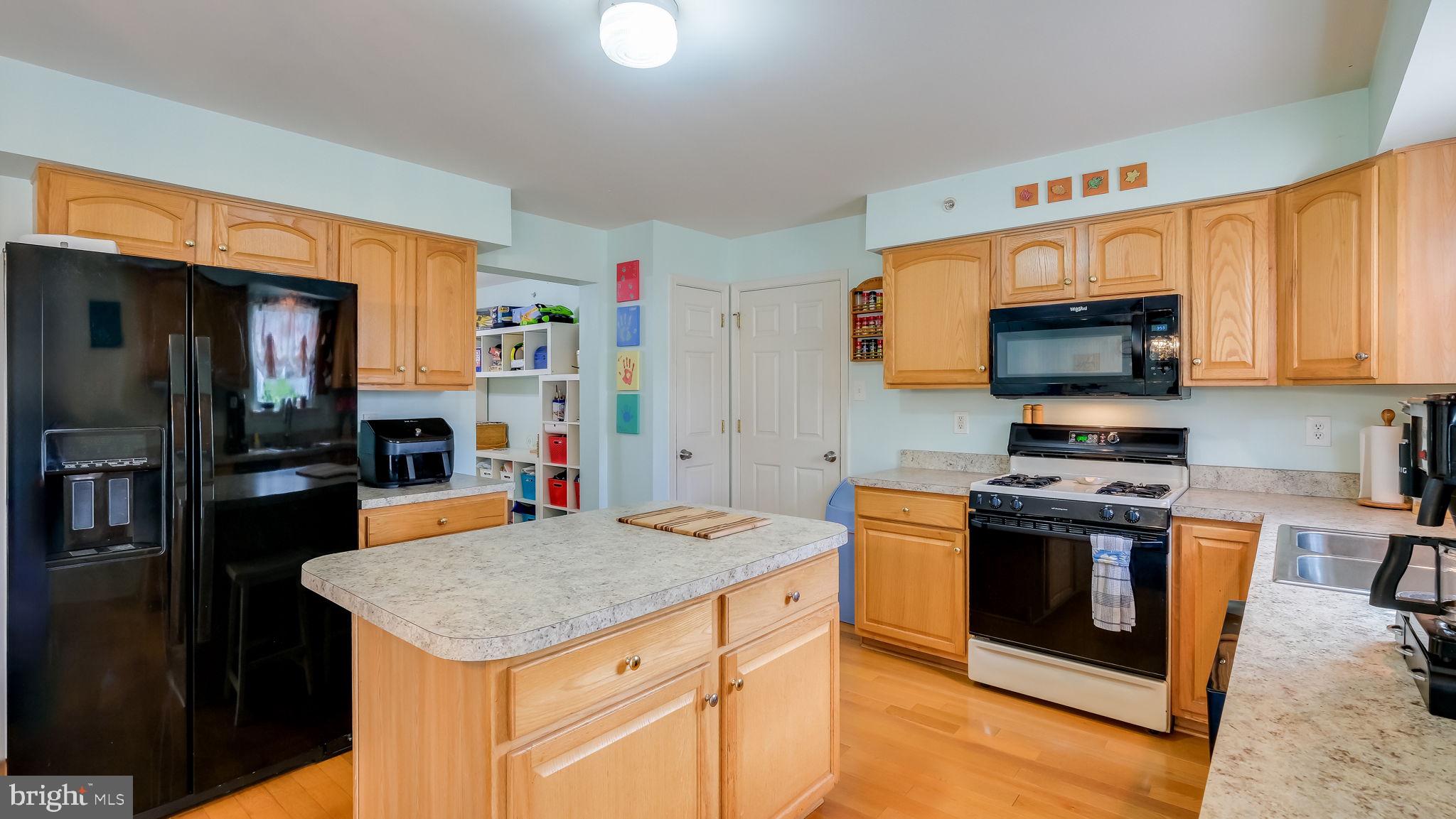MAPLE KNOLL - Residential