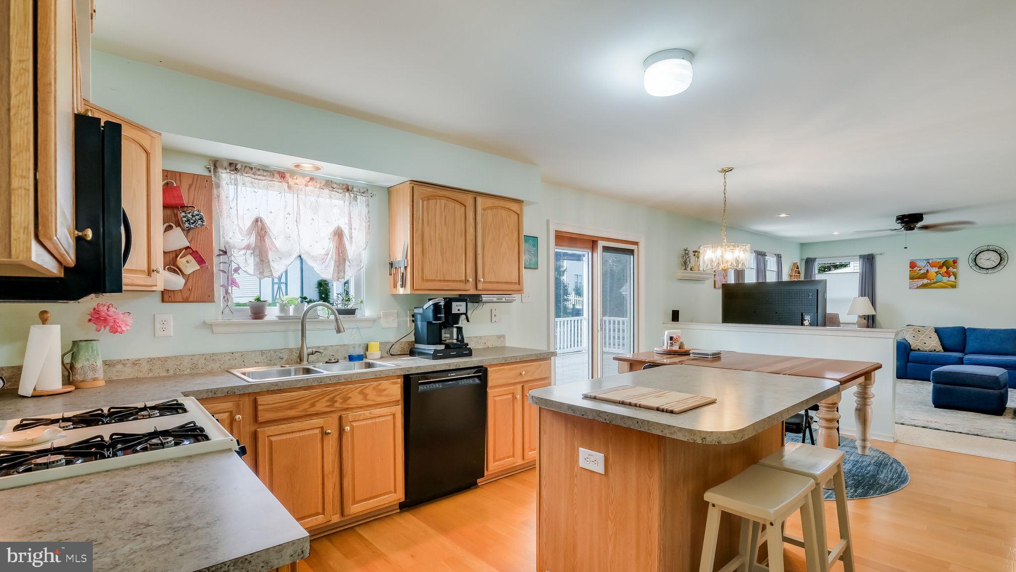 MAPLE KNOLL - Residential