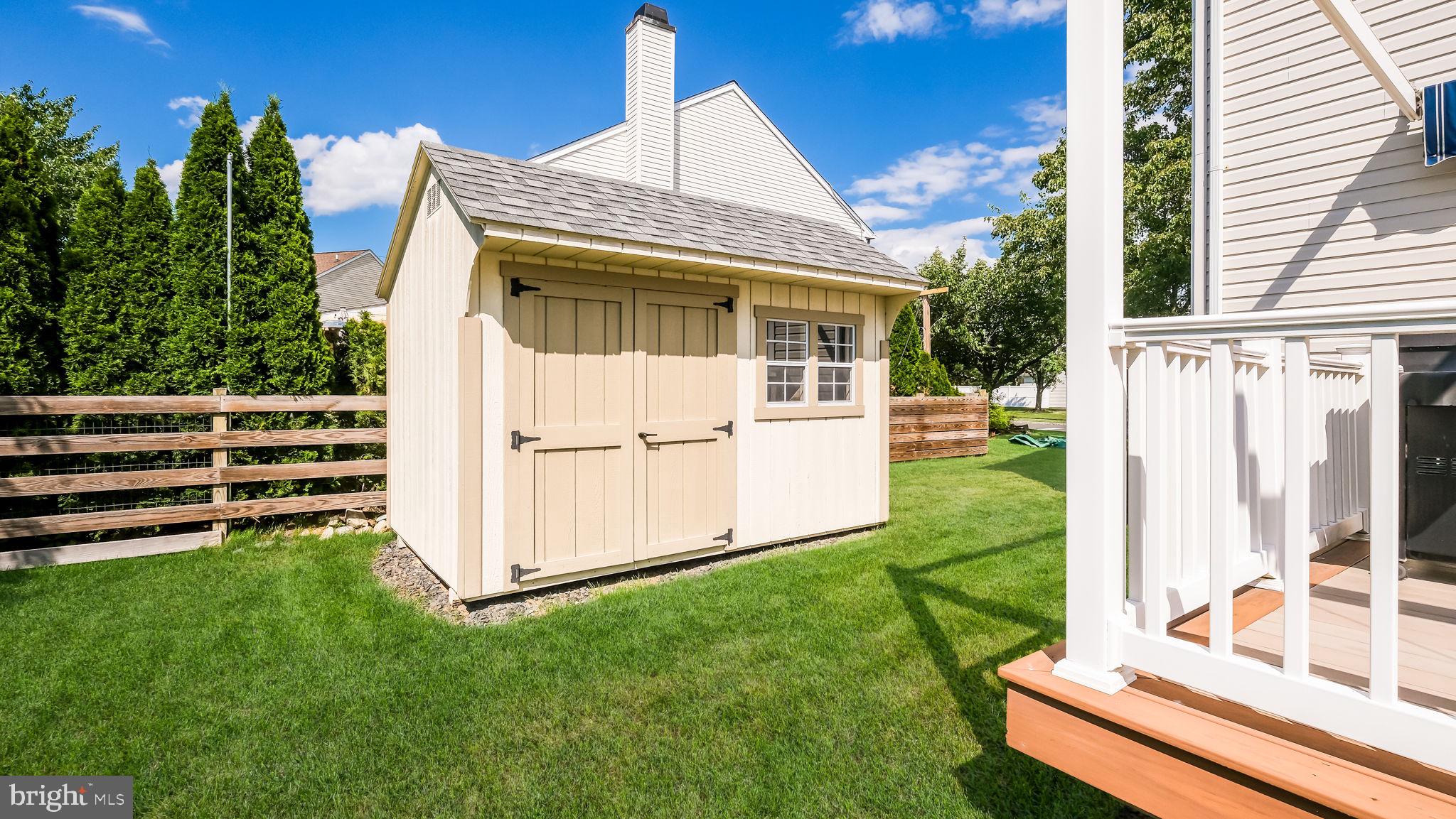 MAPLE KNOLL - Residential