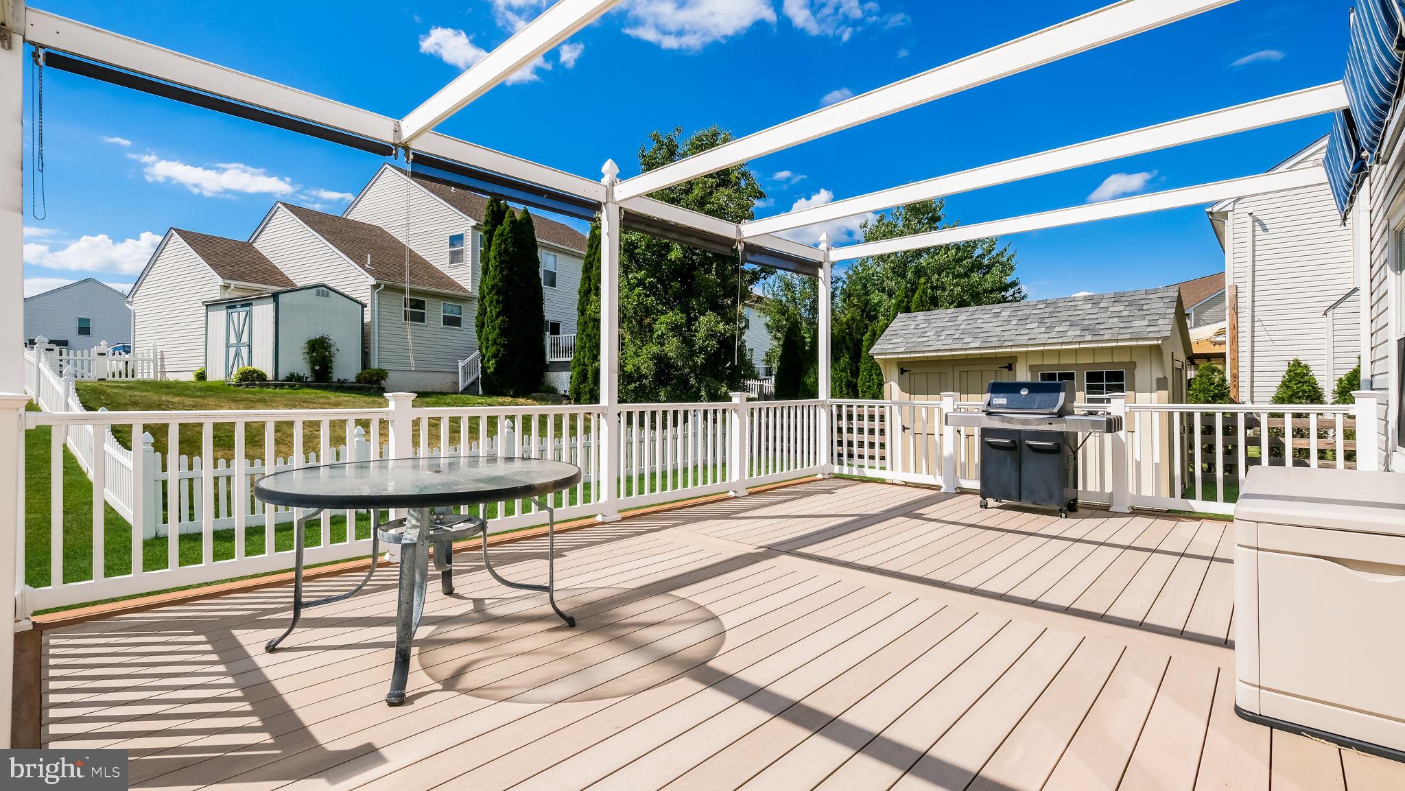 MAPLE KNOLL - Residential