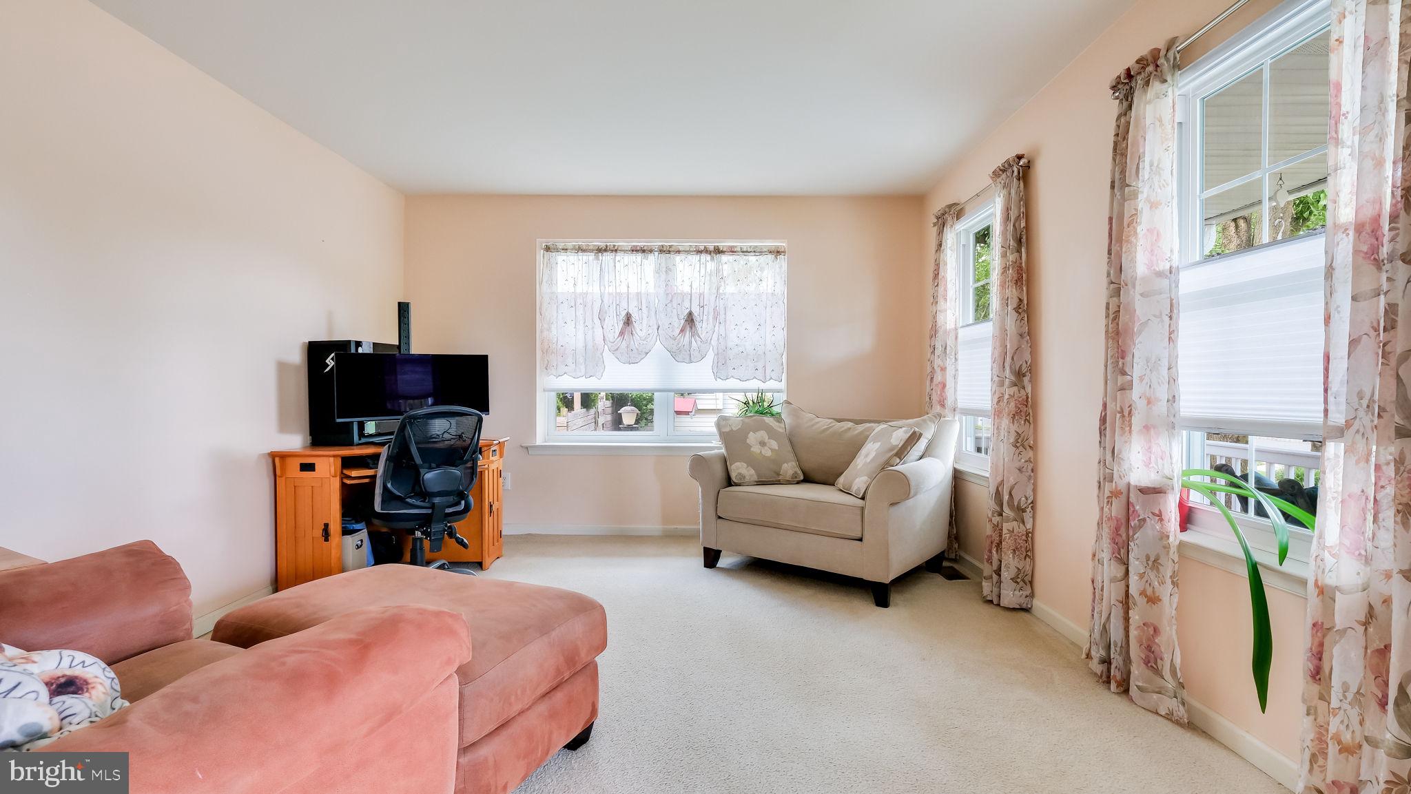 MAPLE KNOLL - Residential