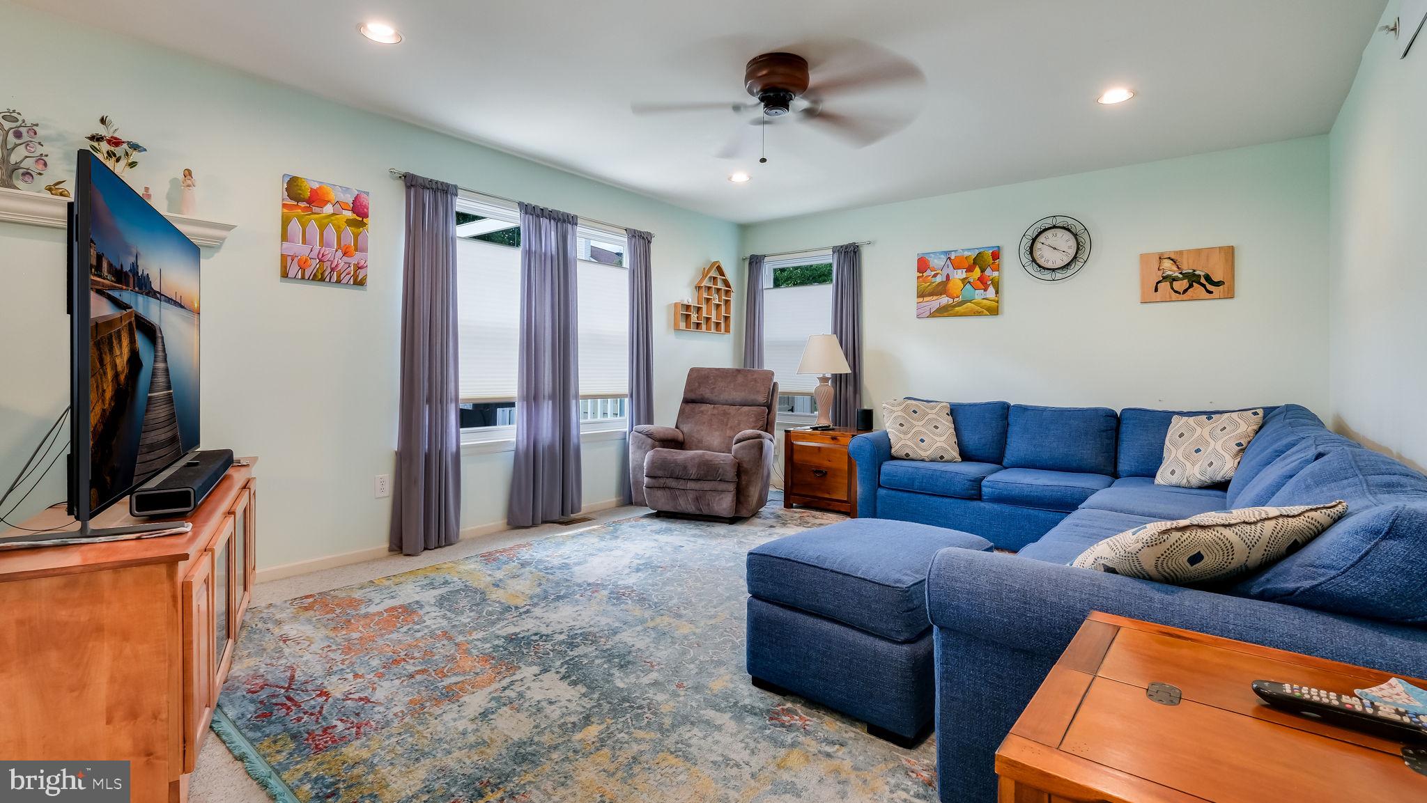 MAPLE KNOLL - Residential