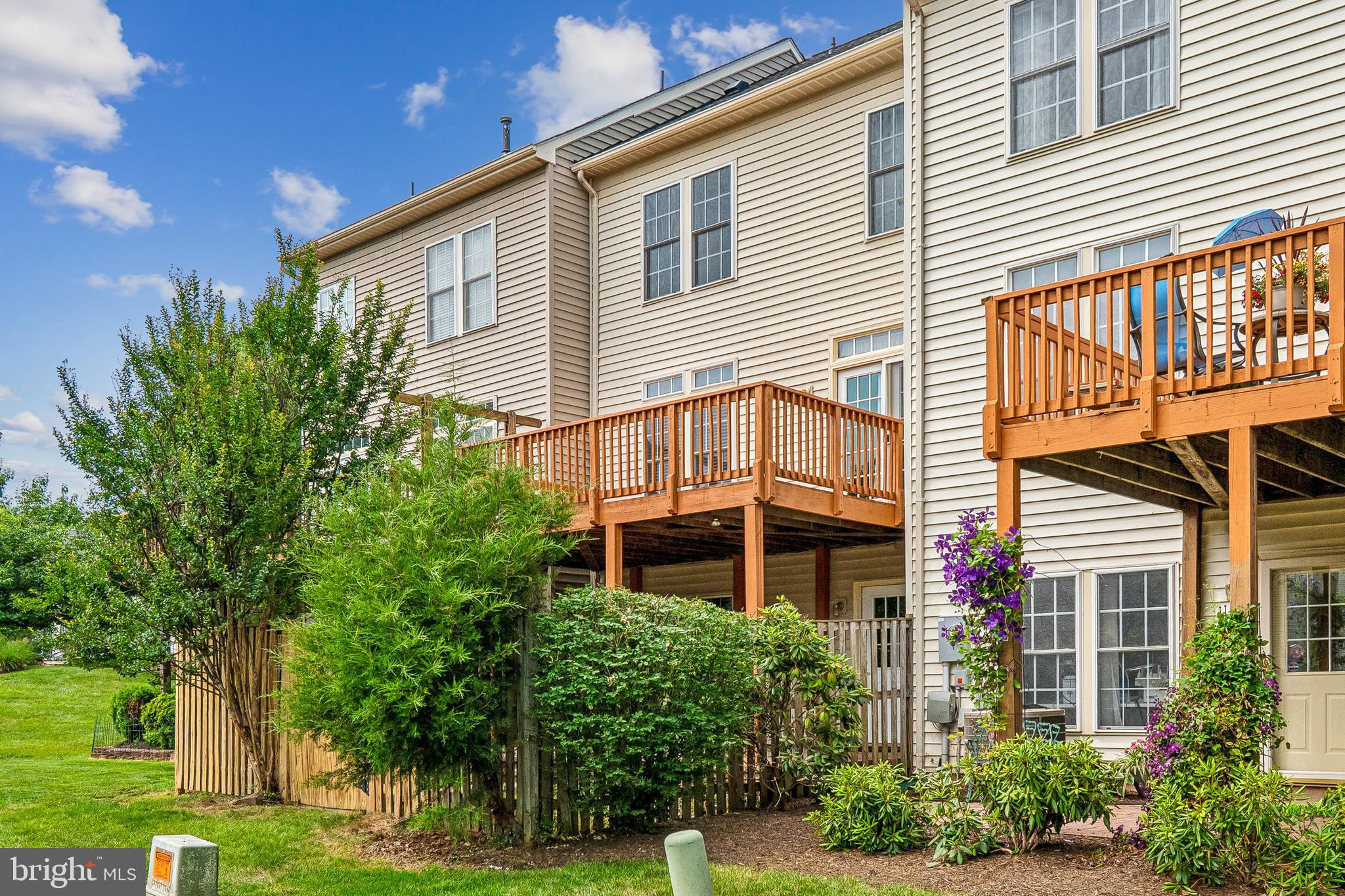 VIRGINIA OAKS - Residential